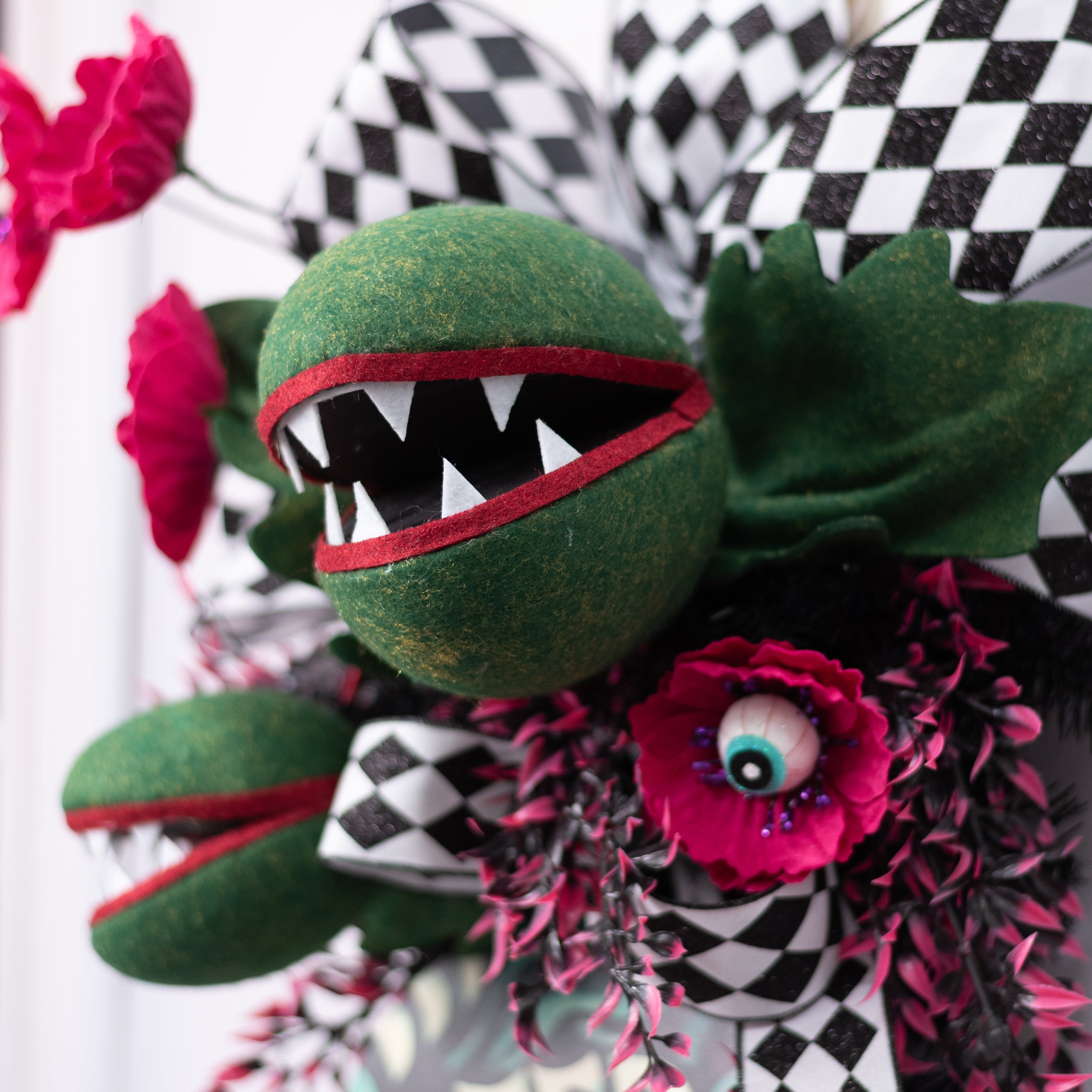 6" x 33" Felted Venus Flytrap Spray