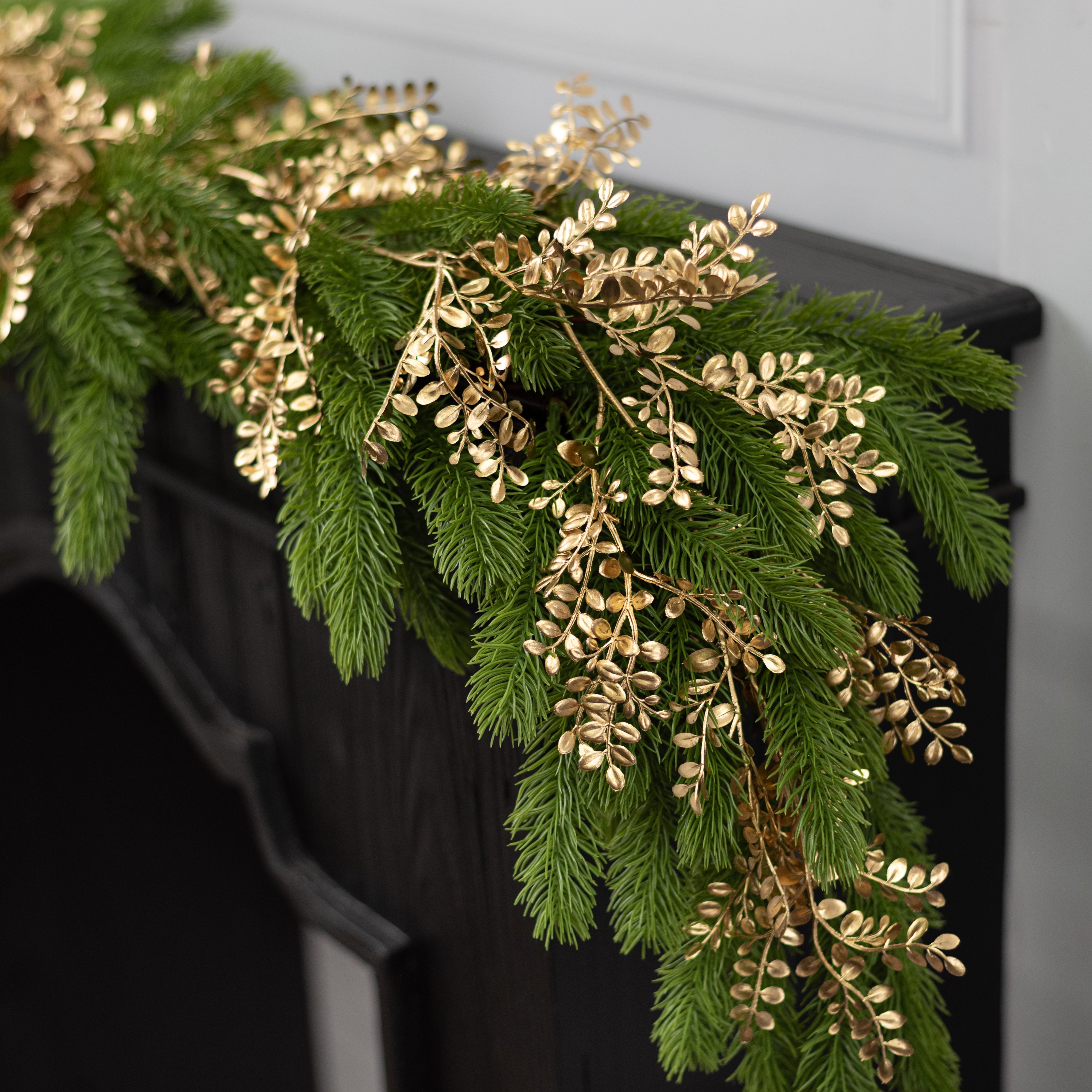 6' Metallic Button Leaf Fern Garland: Gold
