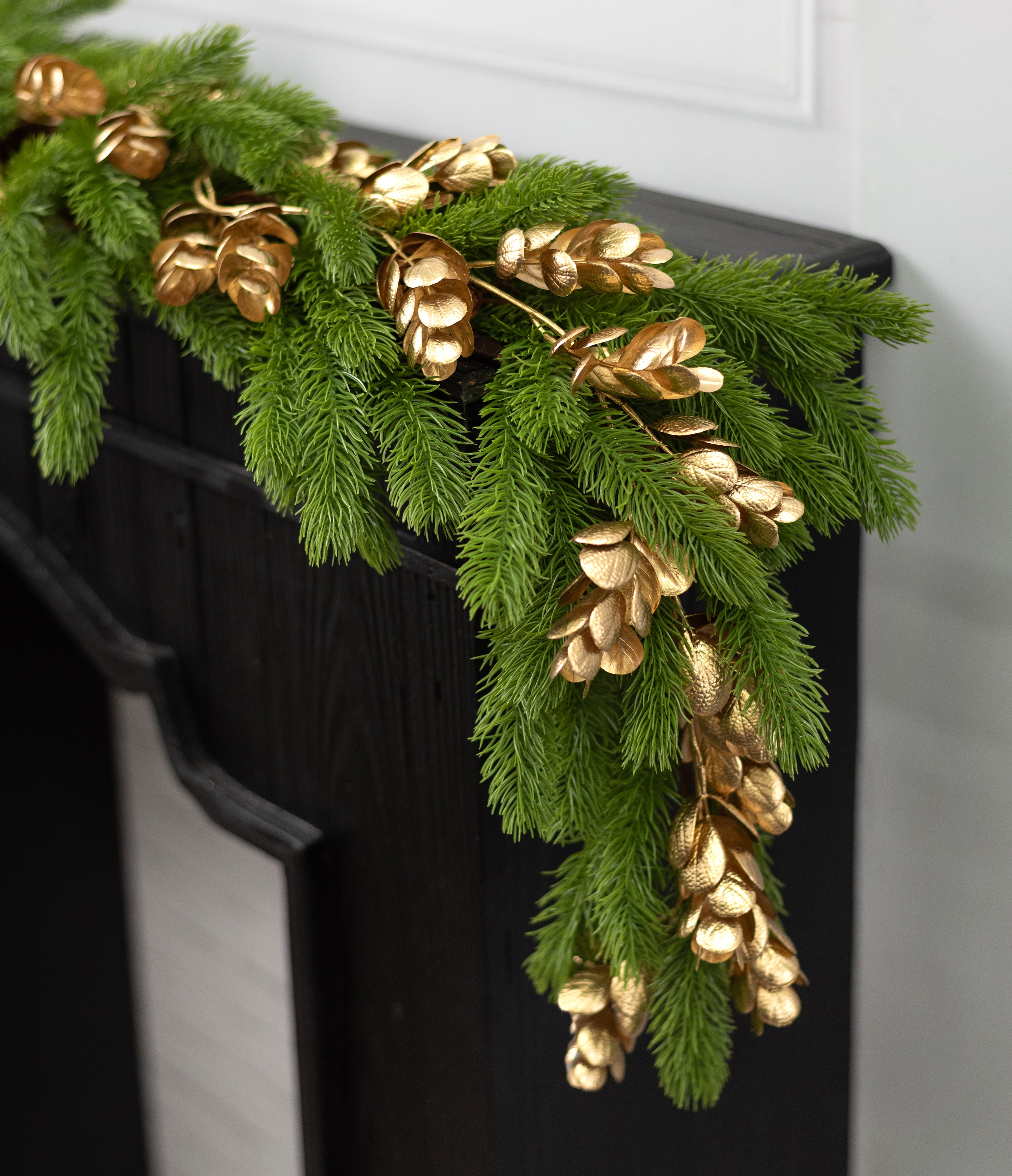 6" Metallic Hops Garland: Gold