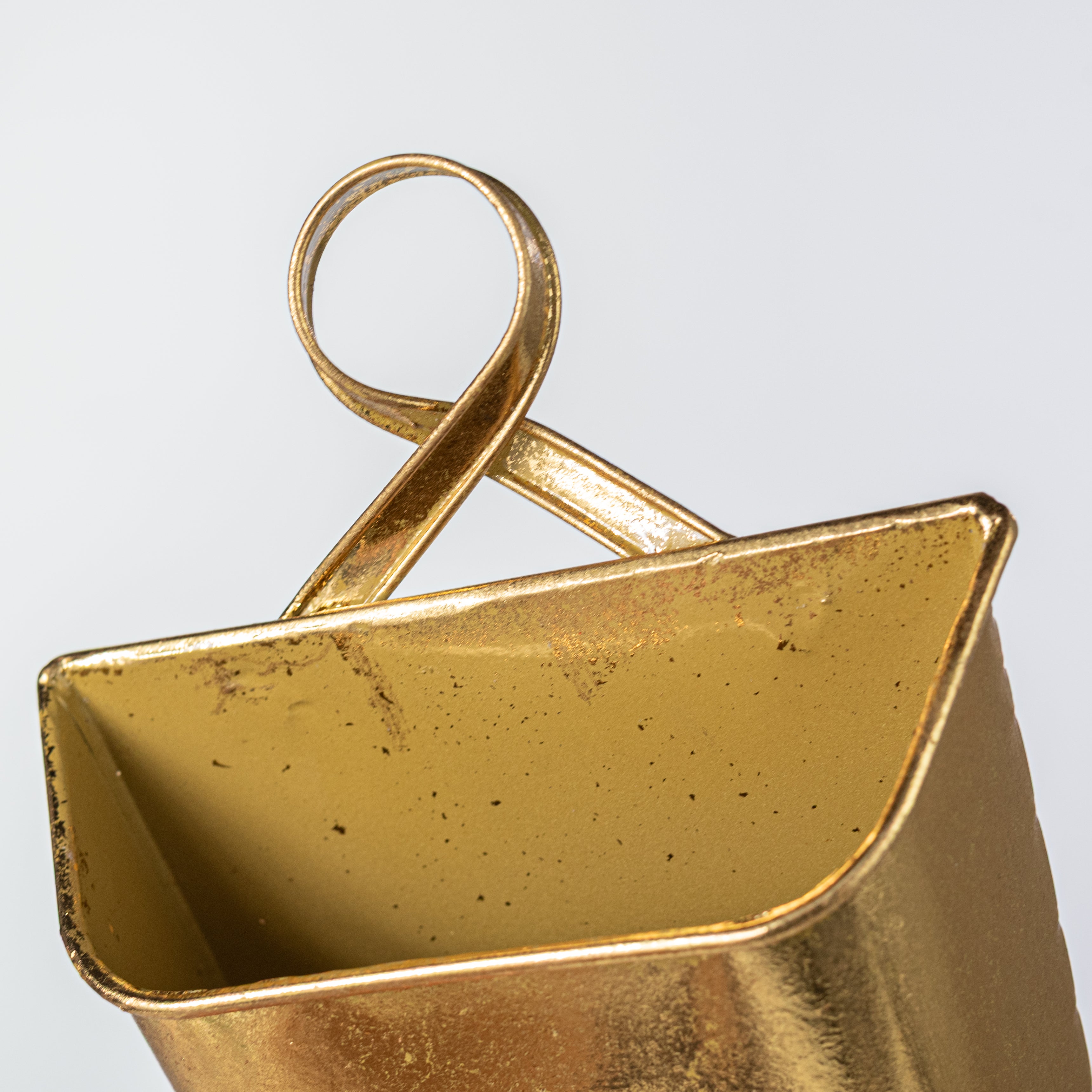 9" Metal Wall Pocket: Dazzling Gold