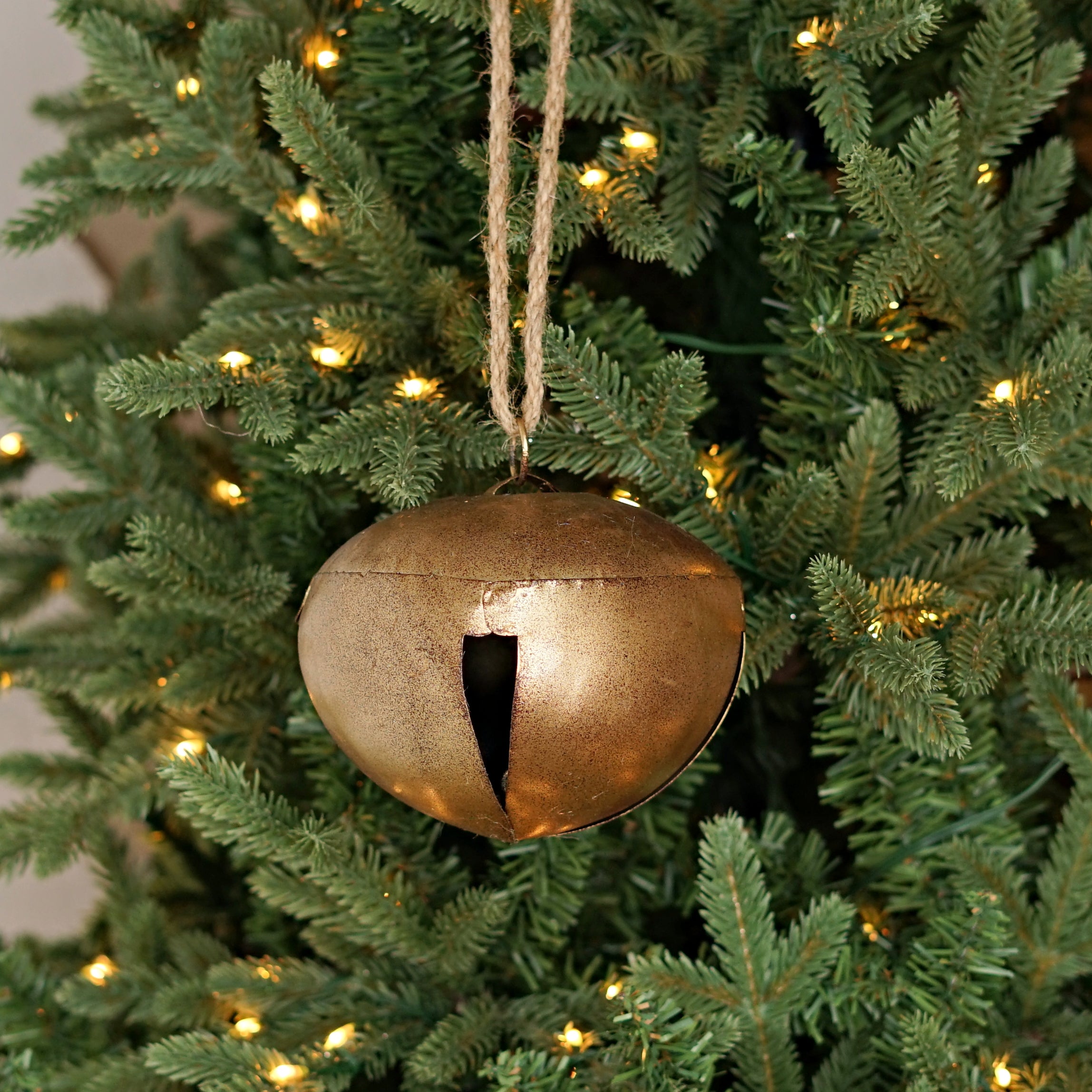 4" Sleigh Bell Ornament: Antique Gold