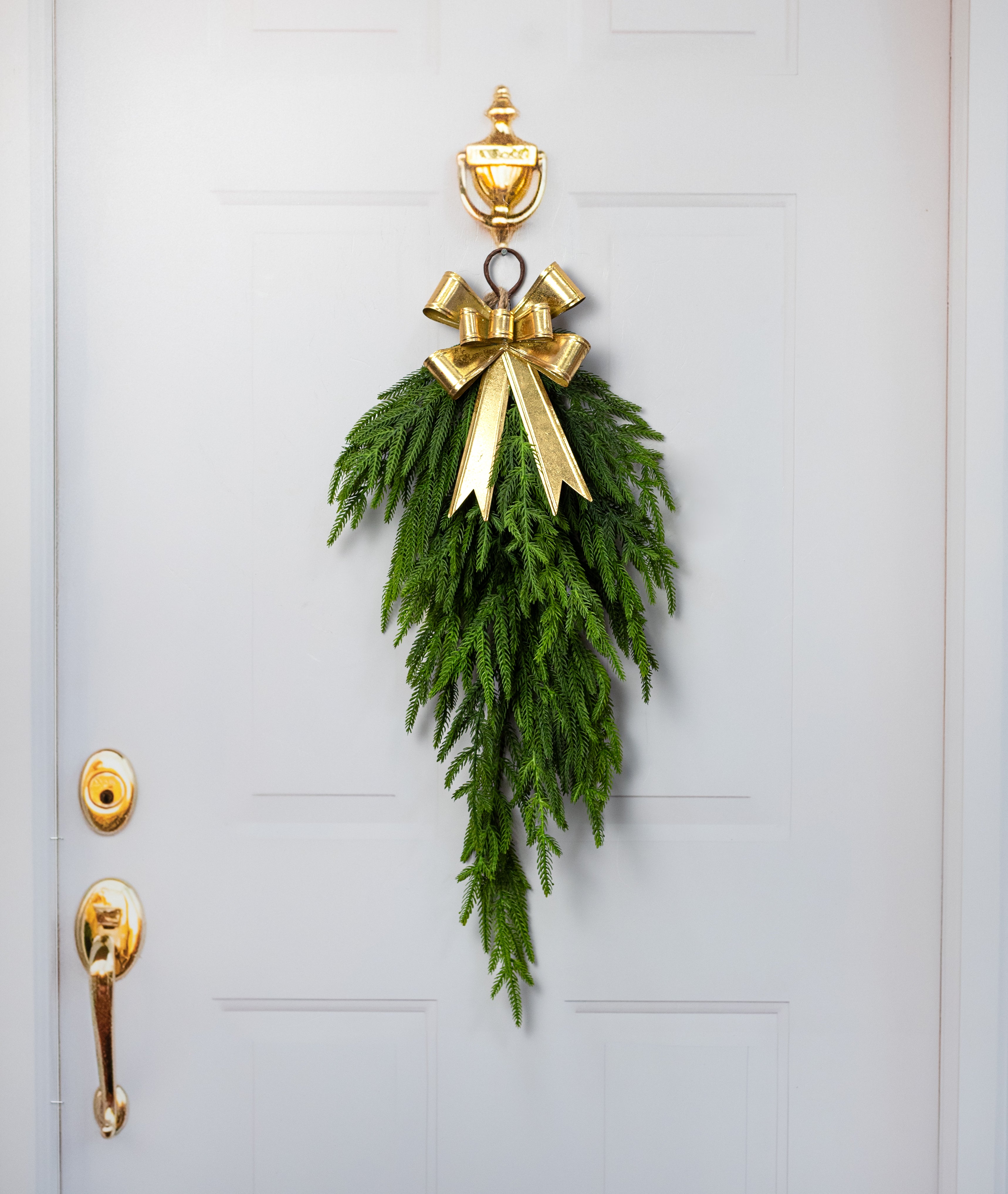 10" Metal Bow Ornament: Dazzling Gold