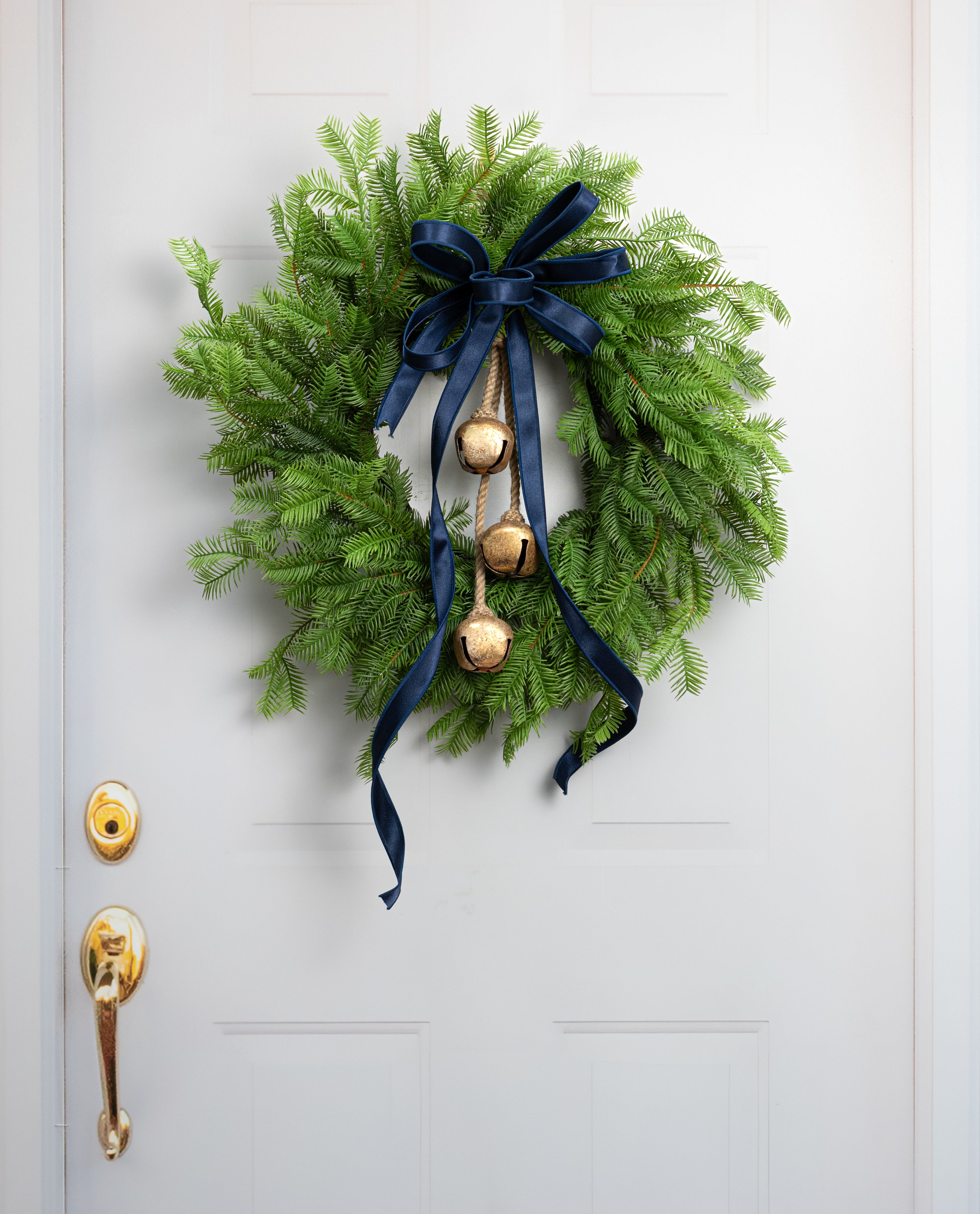 18" Jingle Bell Hanger Ornament: Antique Gold