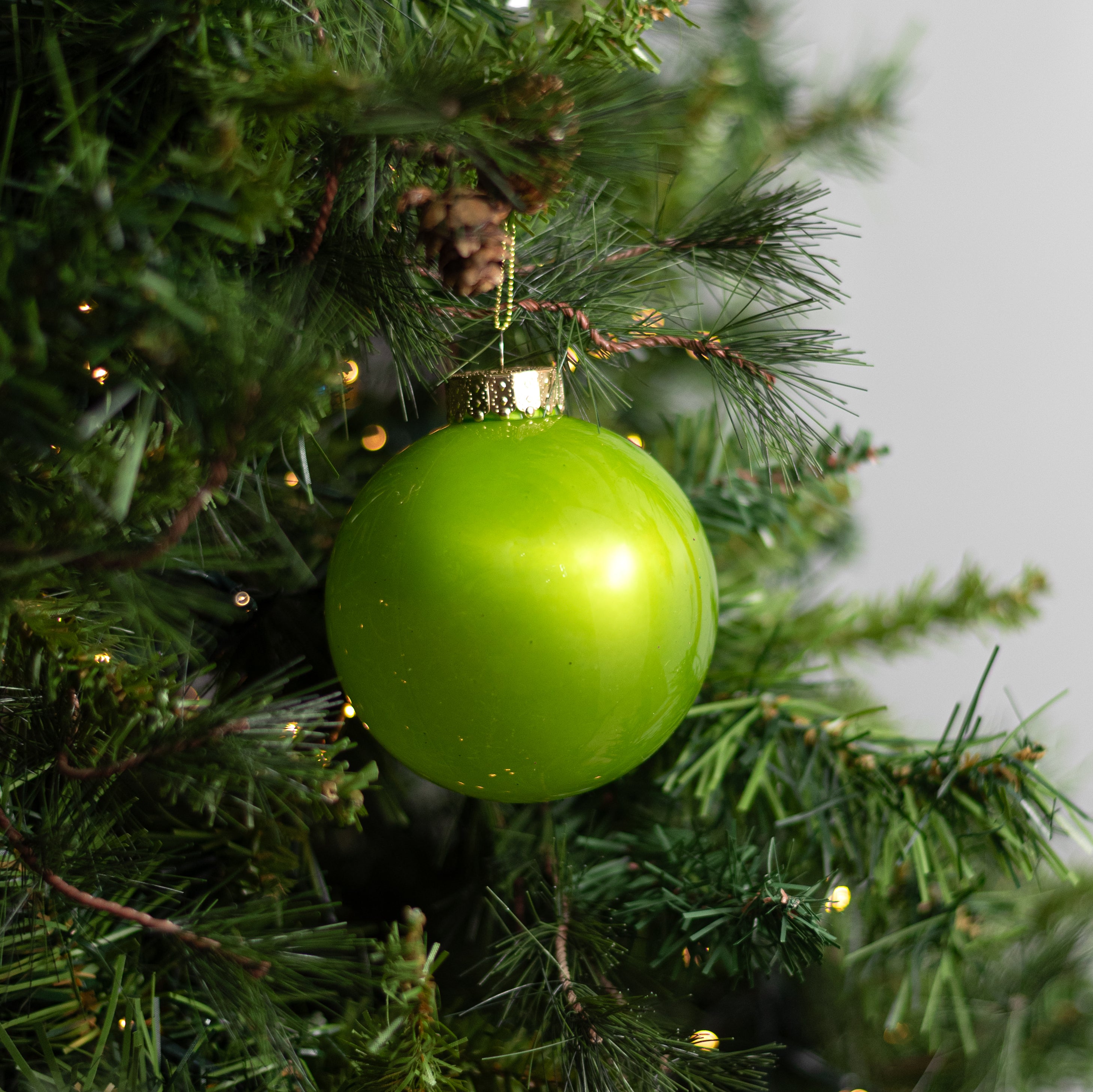 100mm Lacquered Glass-Look Shatterproof Ornament: Lime Green