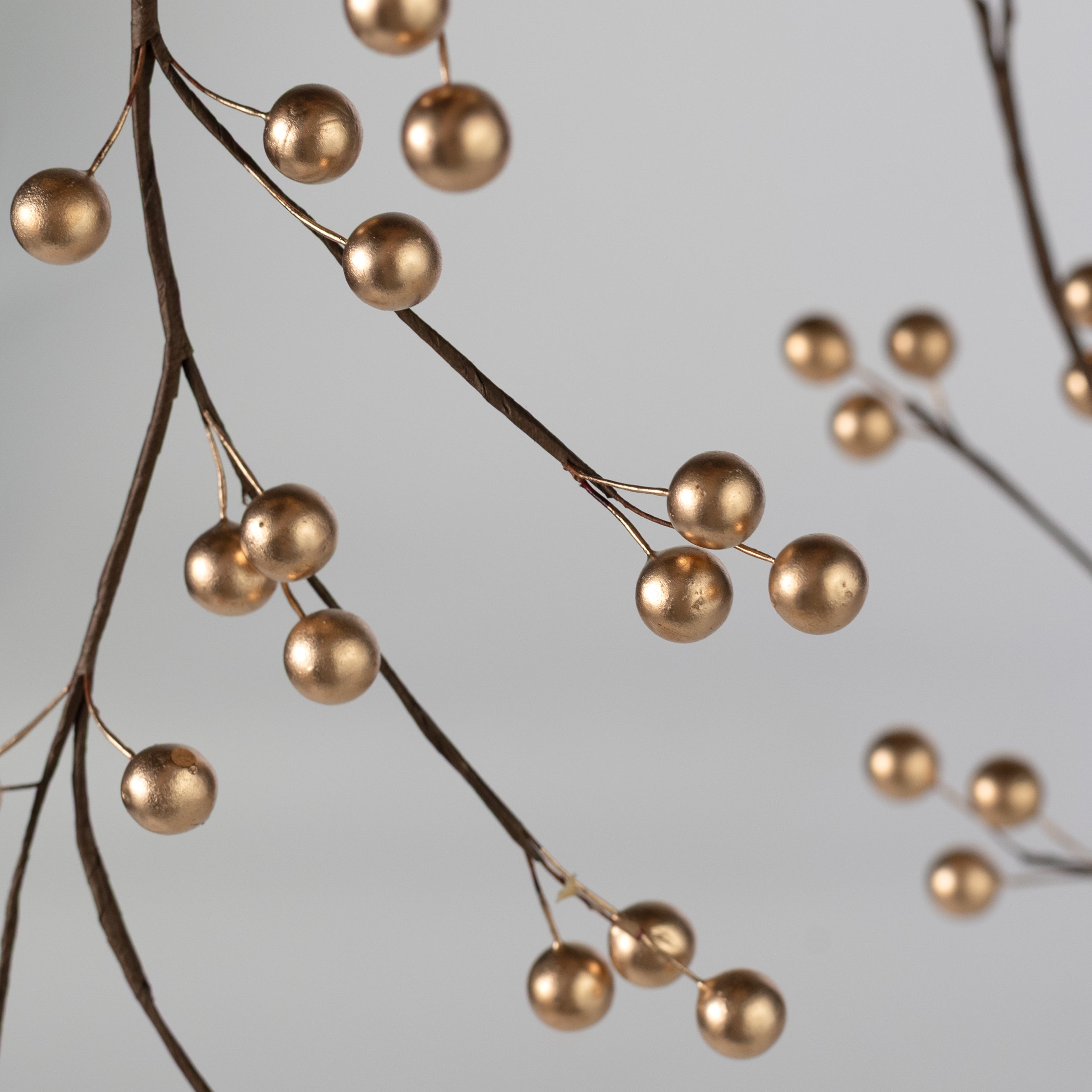 5' Berry Ball Garland: Shiny Gold
