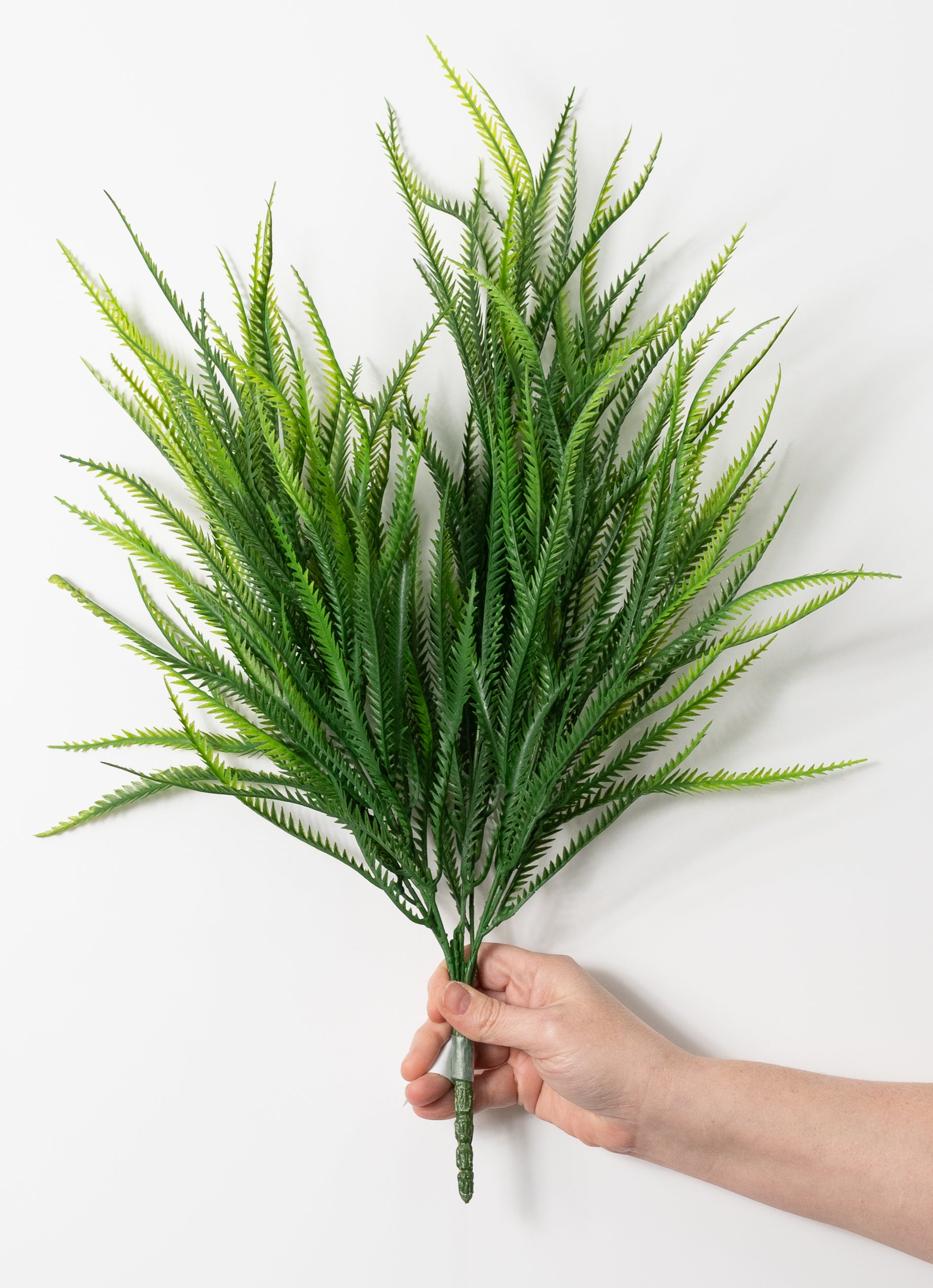 22" Soft Touch Serrated Grass Leaves Bush (7 Stem)