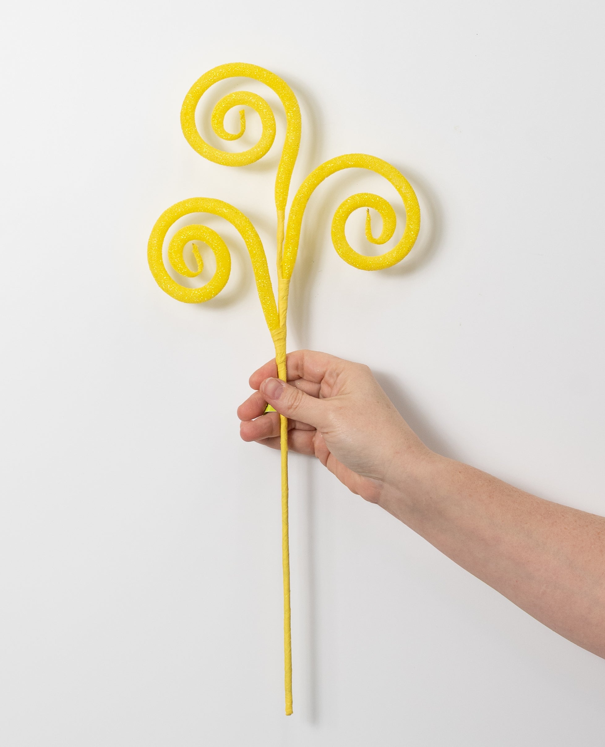 18" Glitter Tube Curly Pick: Iridescent Yellow