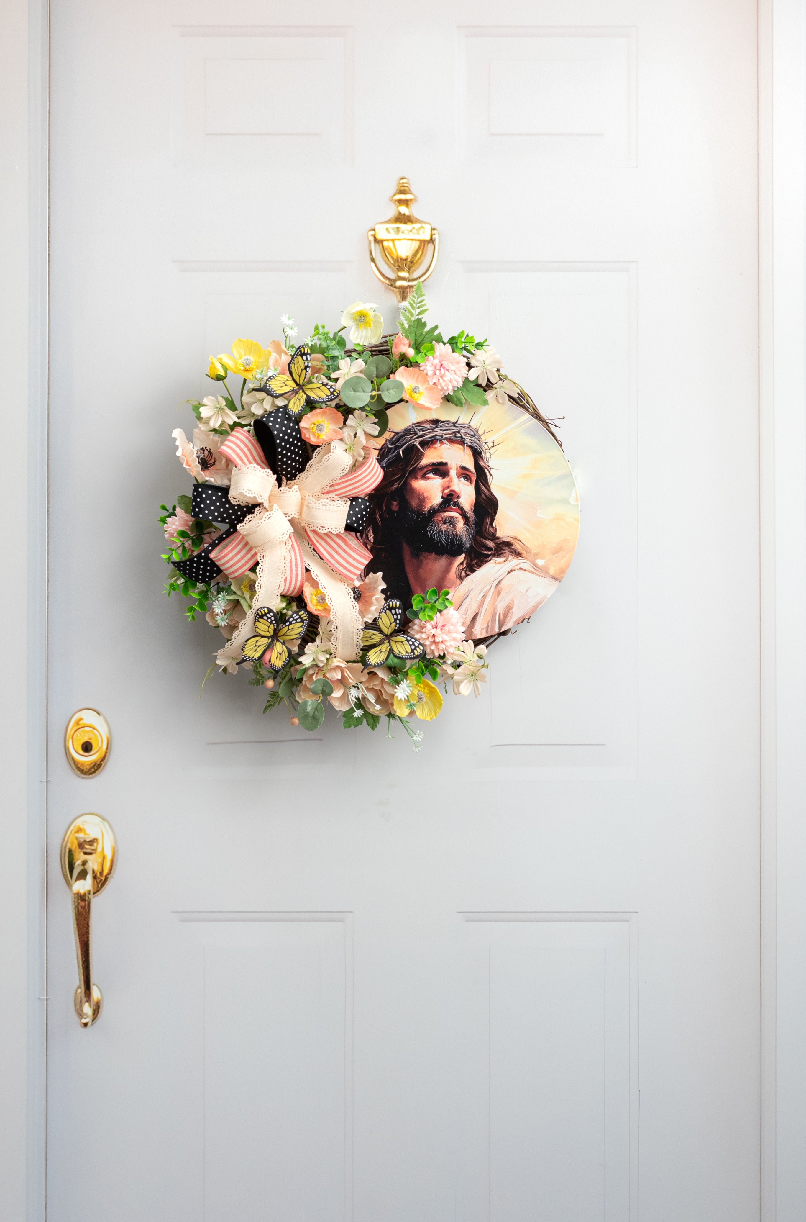 12" Round Metal Sign: Jesus Crown of Thorns
