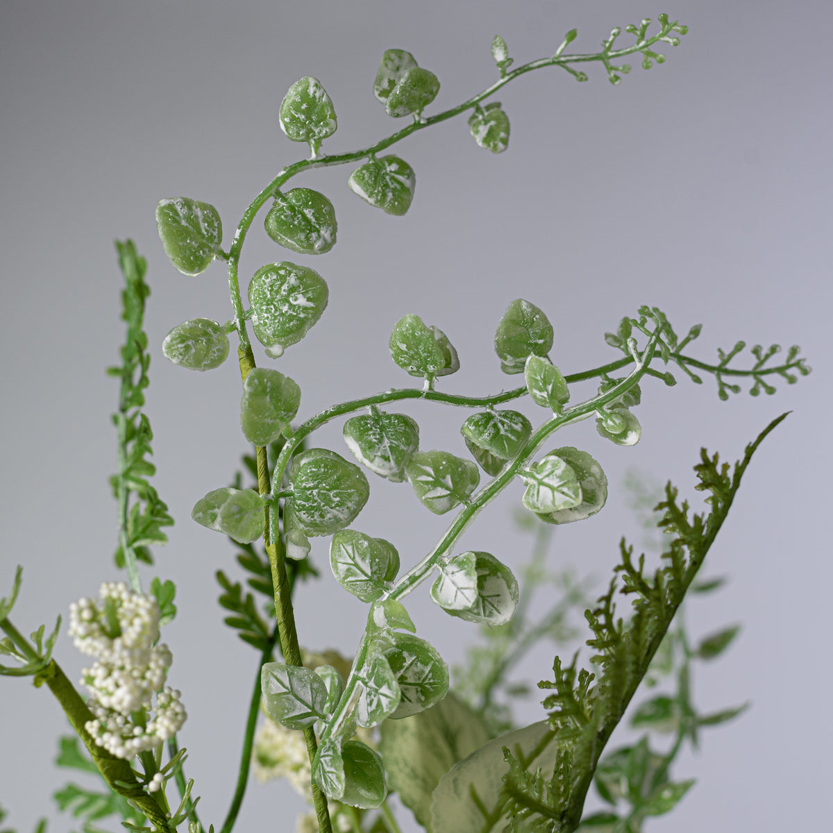 28" Mixed Ferns & Leaves Spray: Cream