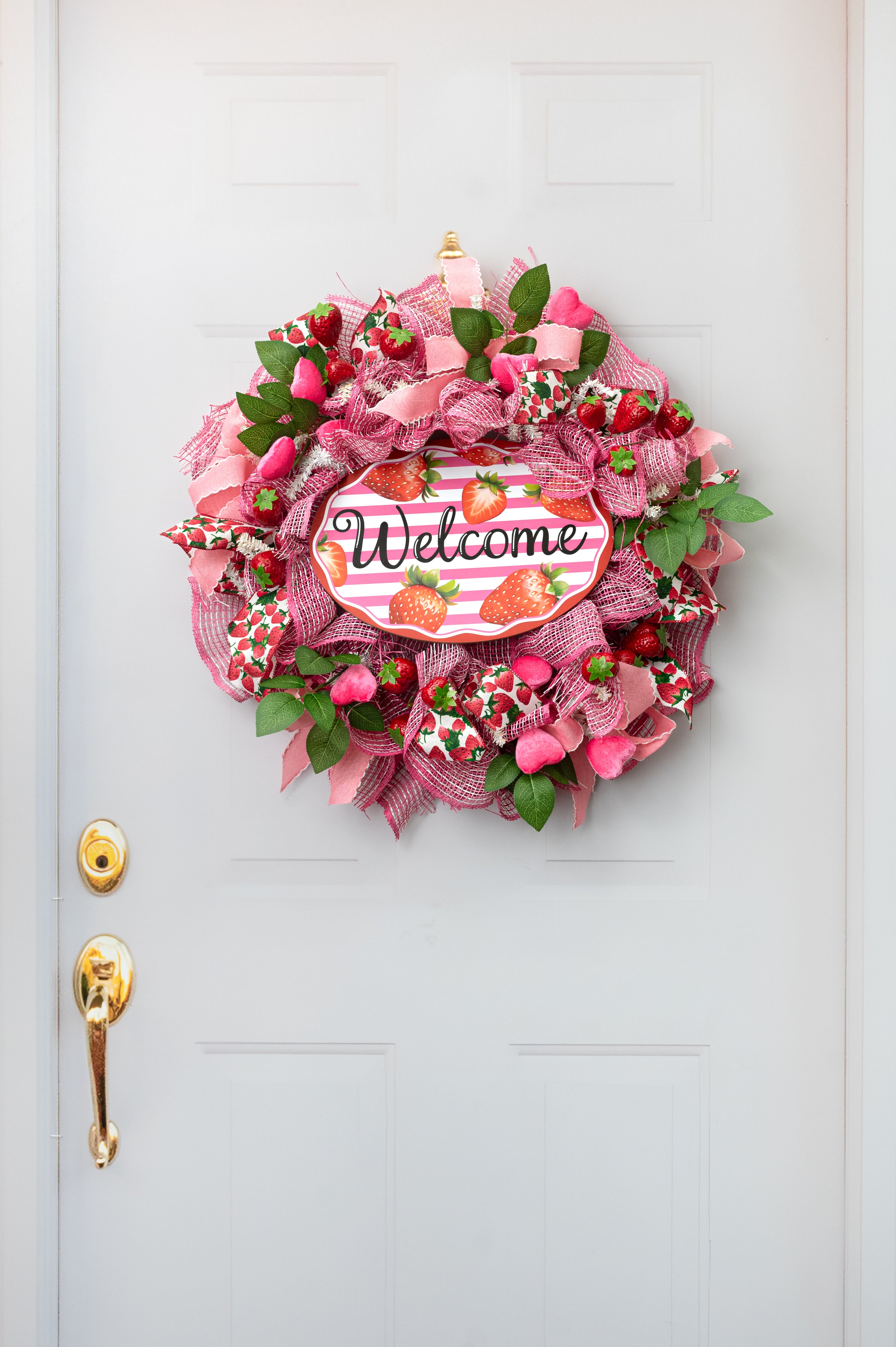 13" Oval Wooden Sign: Welcome Strawberries