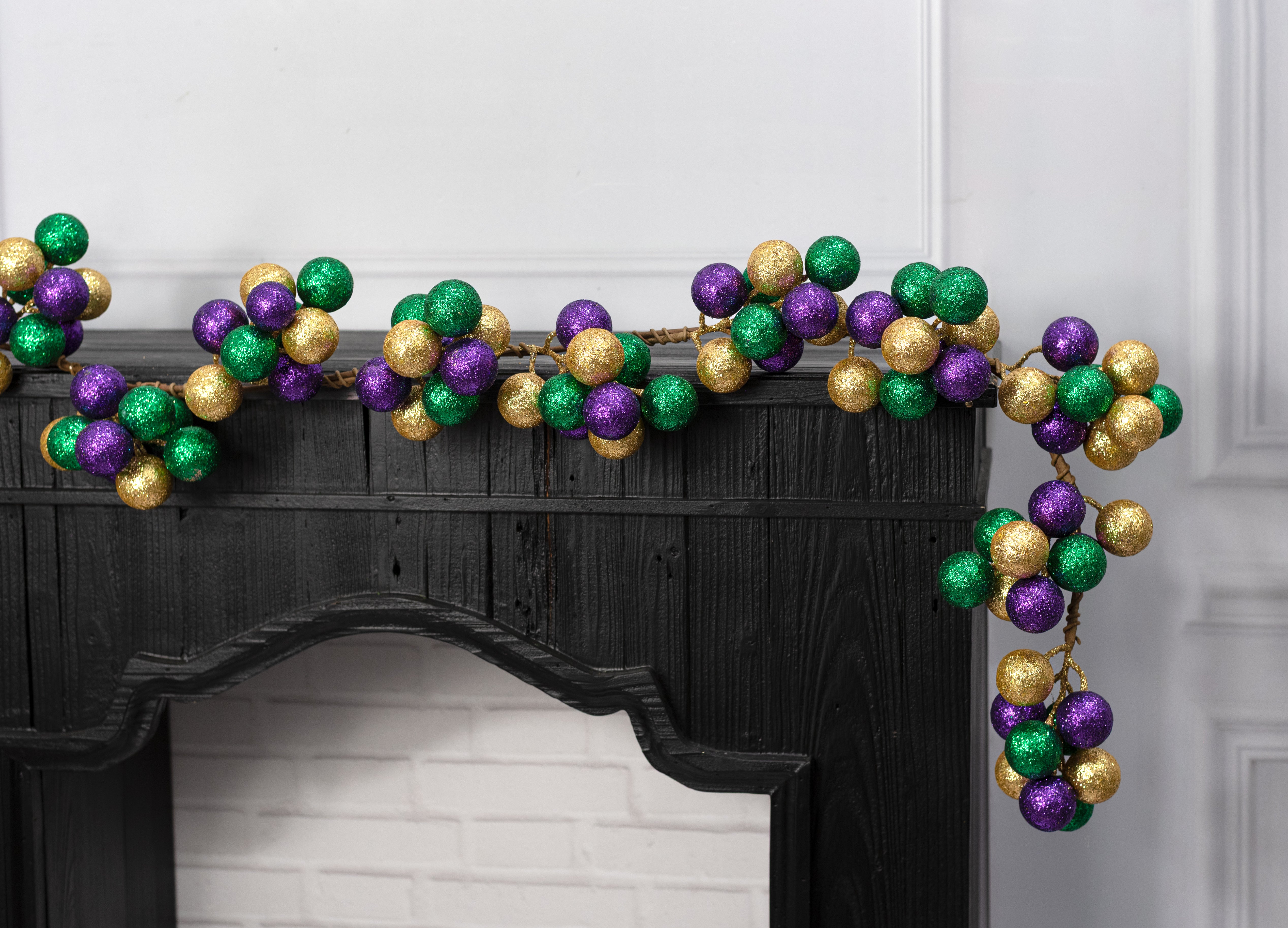 5' Glittered Ball Ornament Garland: Mardi Gras