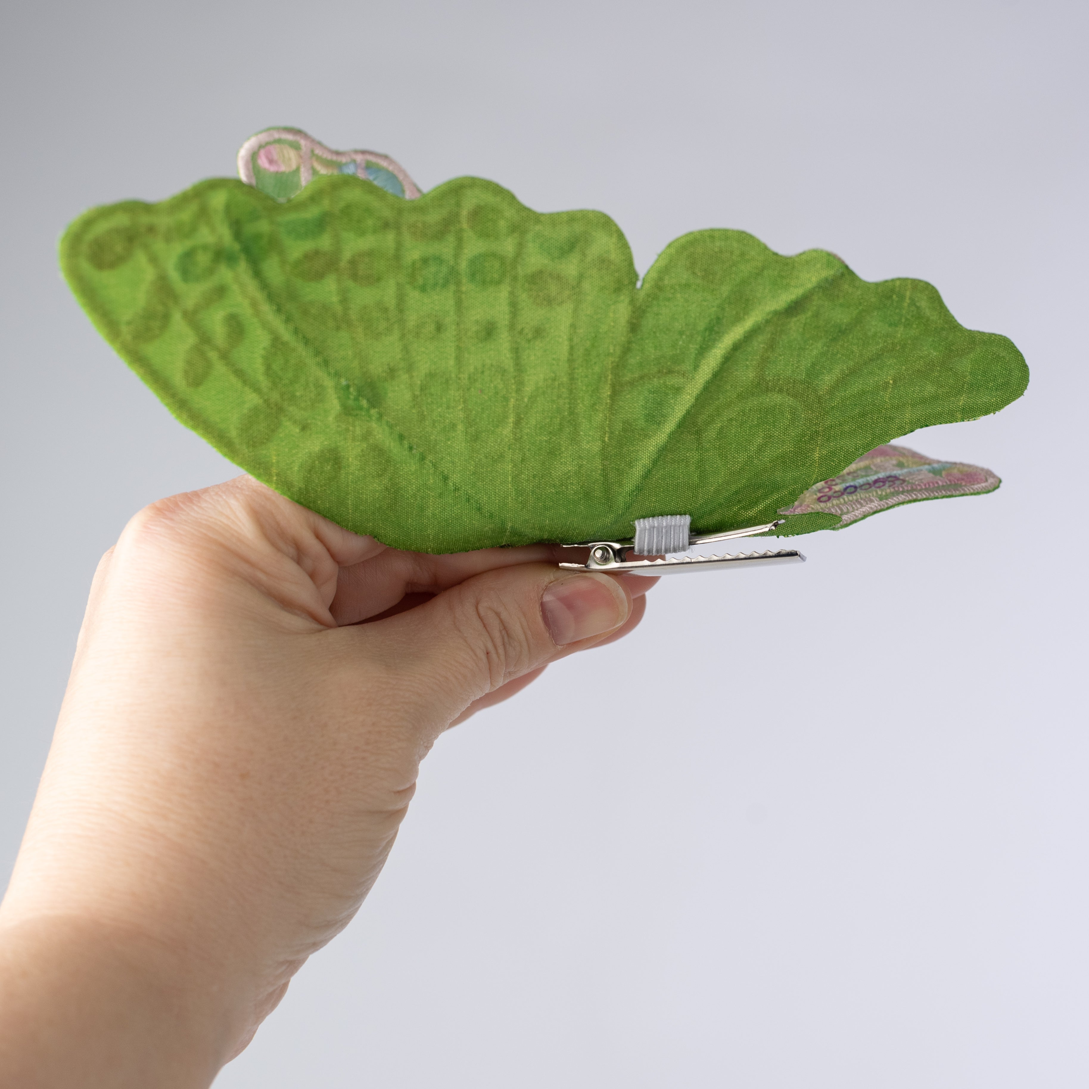 [D Stevens] 6" Embroidery Butterfly Clip: Pastel Moss Green