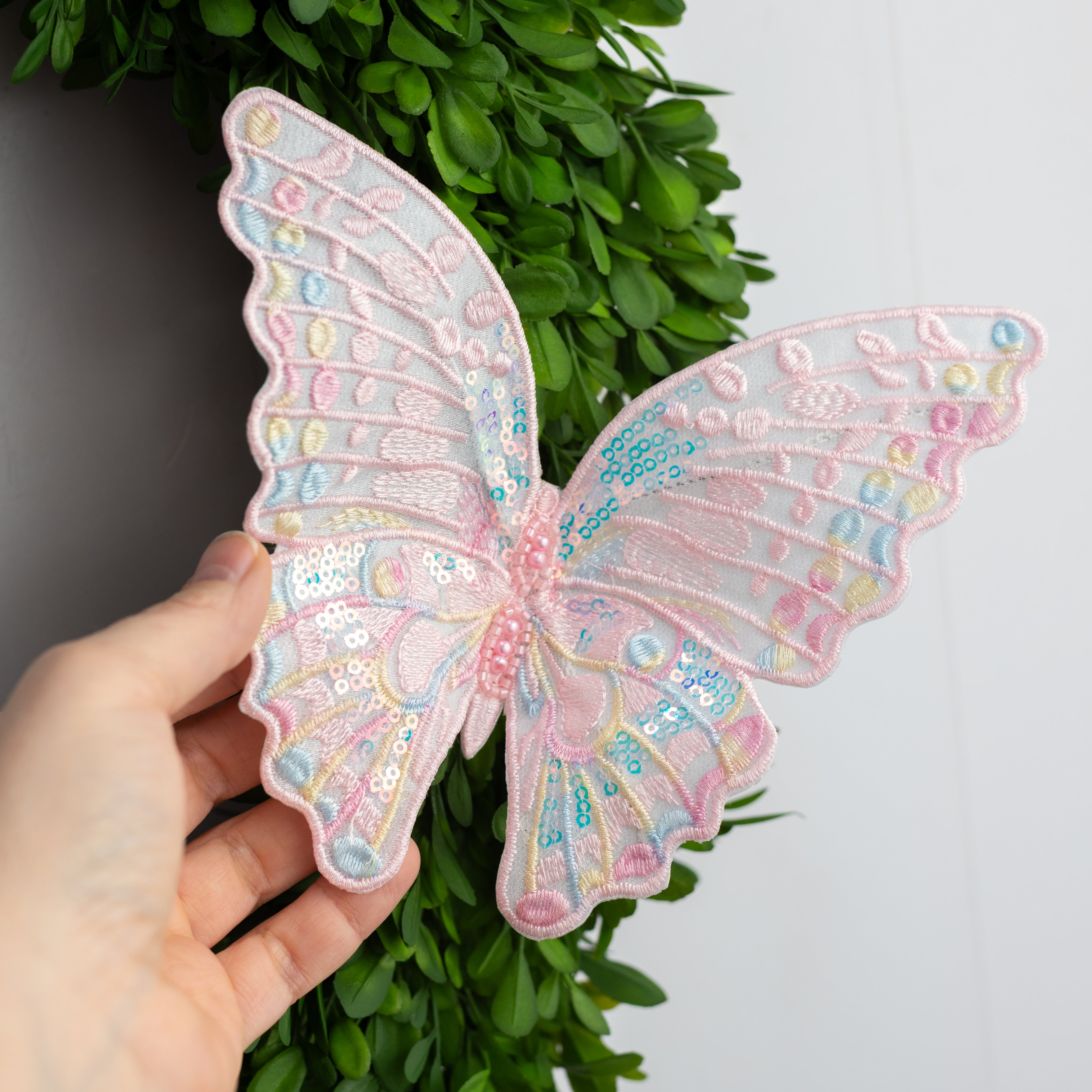 [D Stevens] 6" Embroidery Butterfly Clip: Pastel Pink