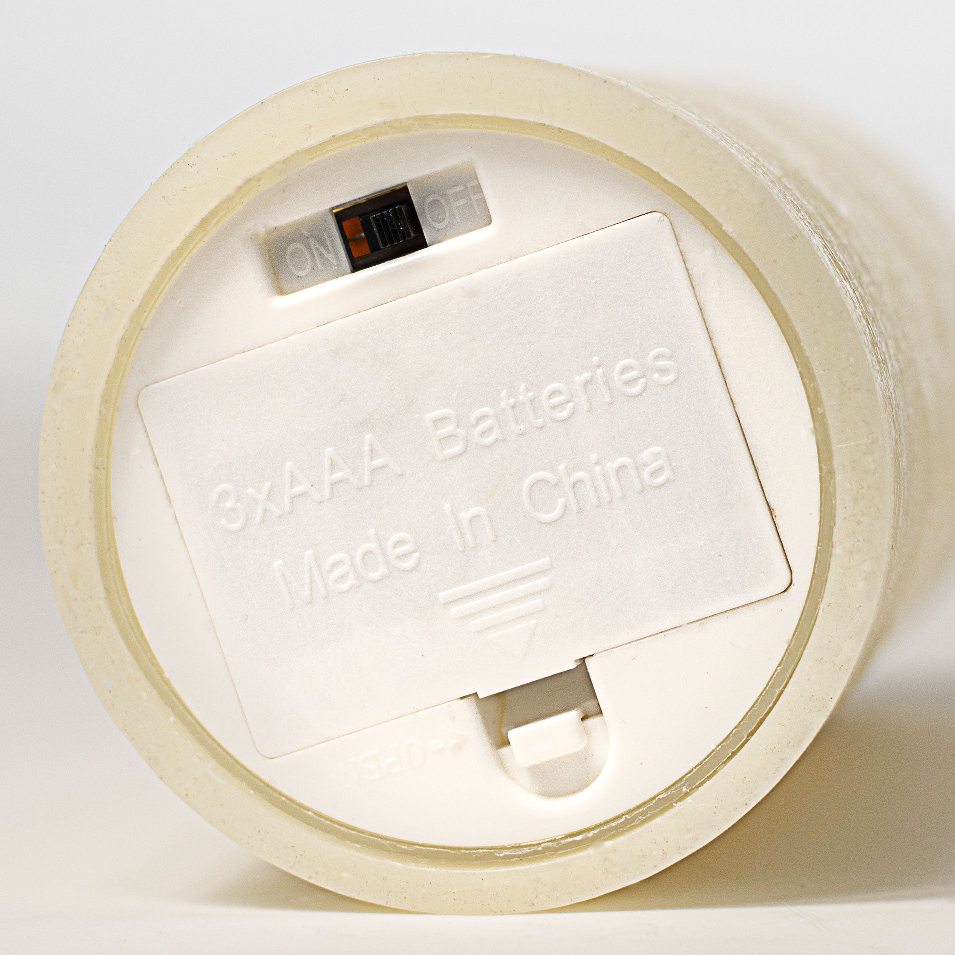 8" x 3" Ivory Flameless Candle detail photo 4
