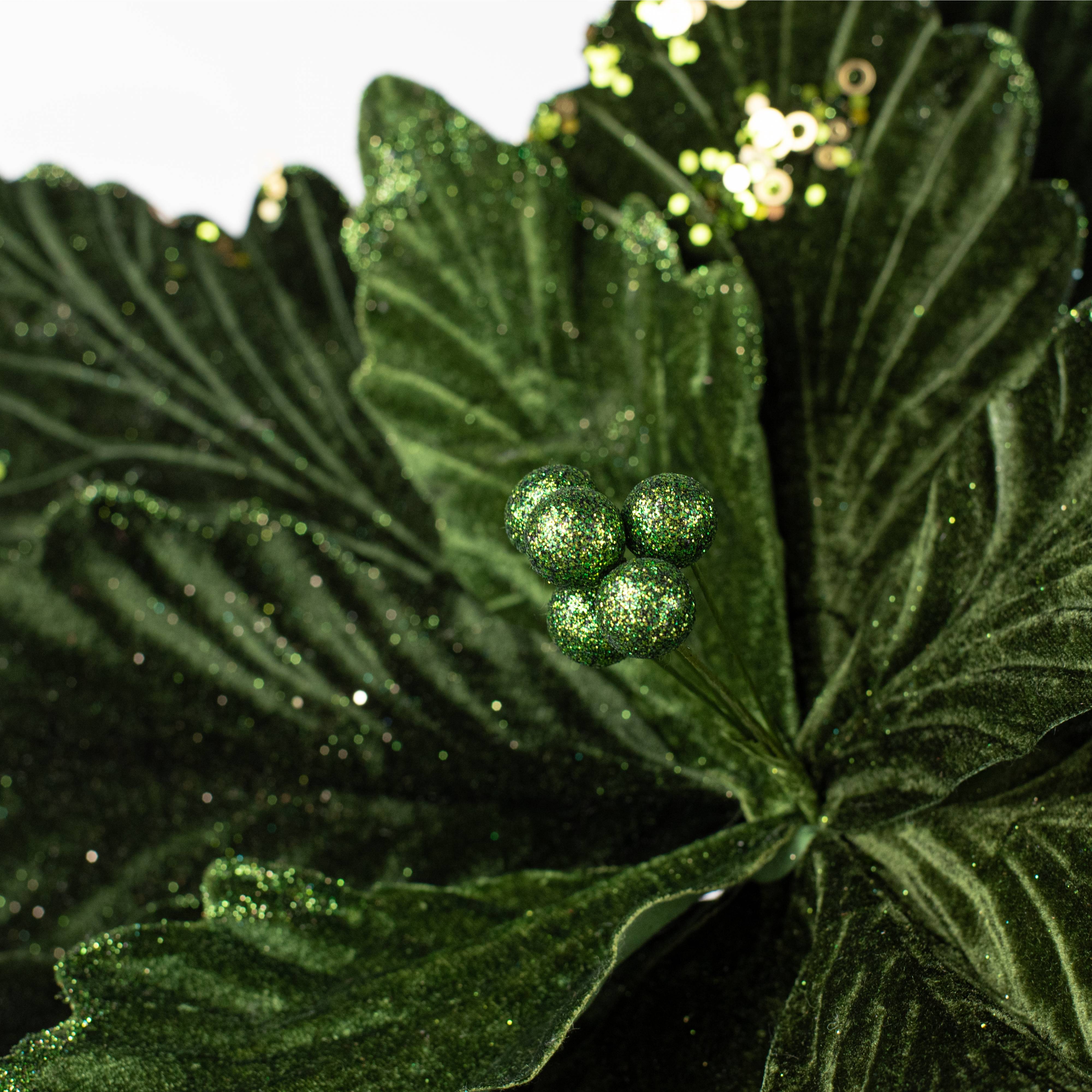 19" x 25" Jumbo Deluxe Velvet Poinsettia Stem: Hunter Green detail photo 4