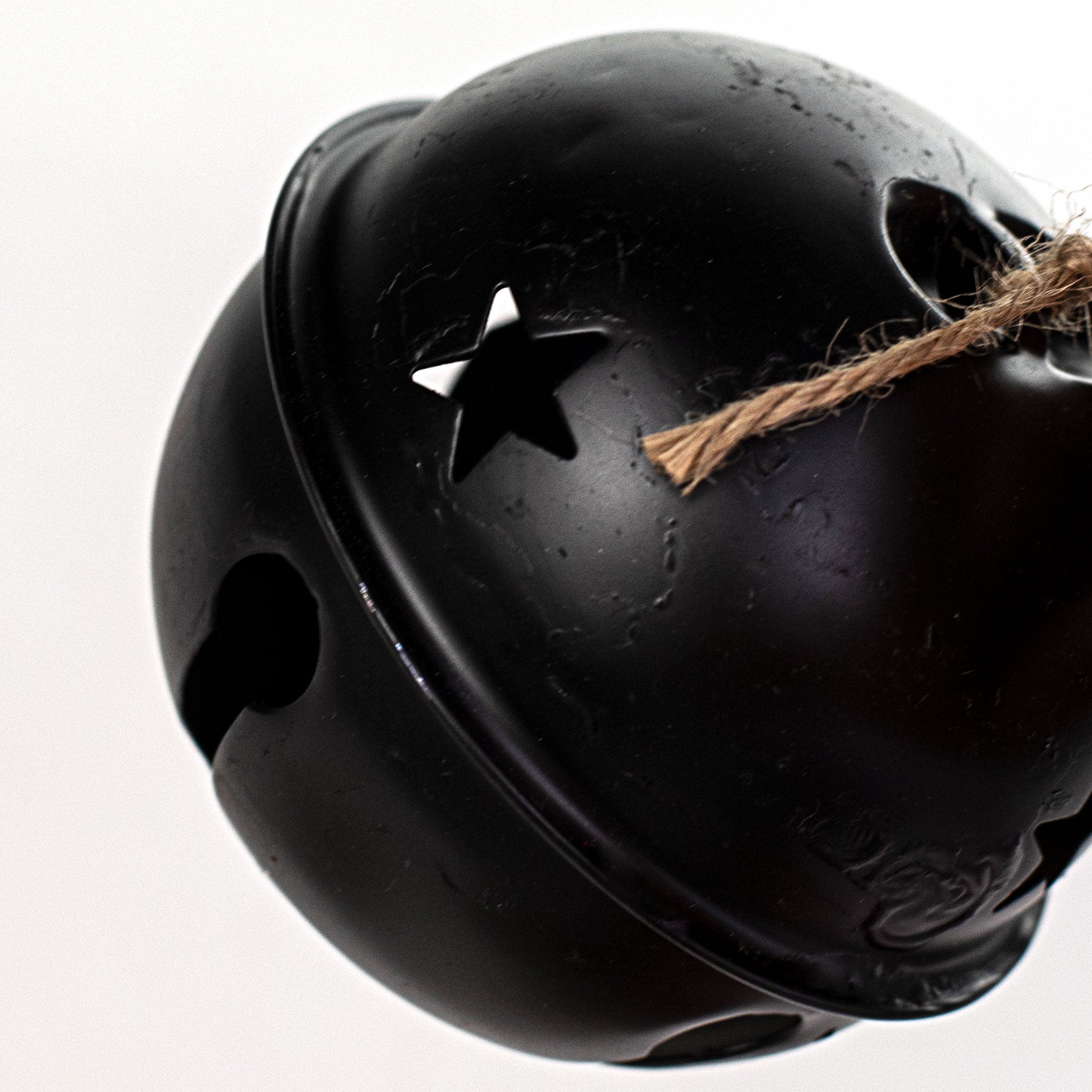 21" Jumbo Jingle Bell Cluster Ornament: Matte Black detail photo 3