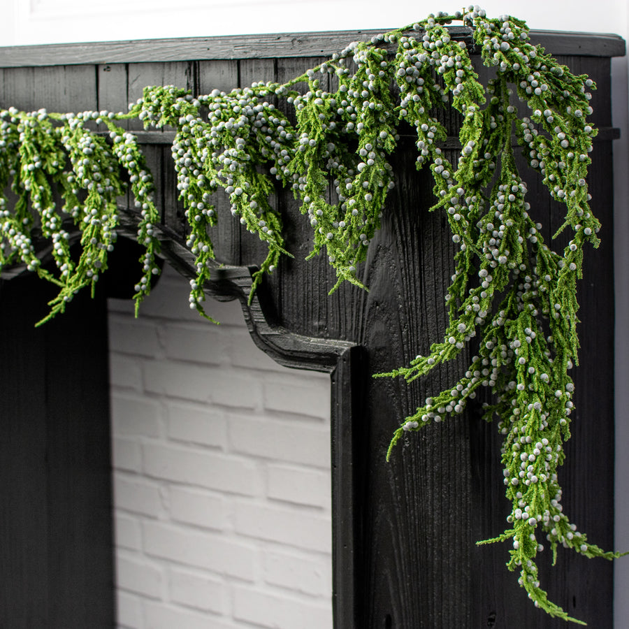 6' Juniper Berry Garland detail photo 4