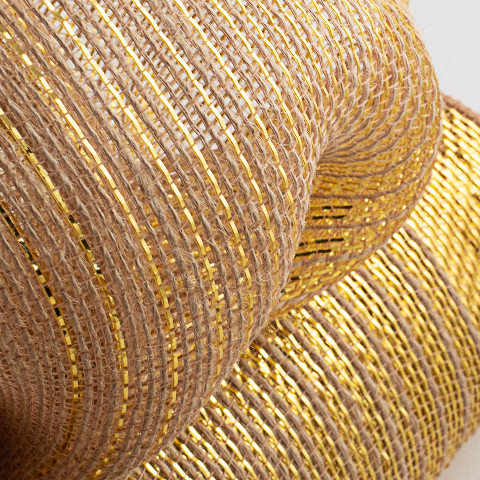 10" Jute Poly Mesh: Gold Foil Ombré Lifestyle Photo