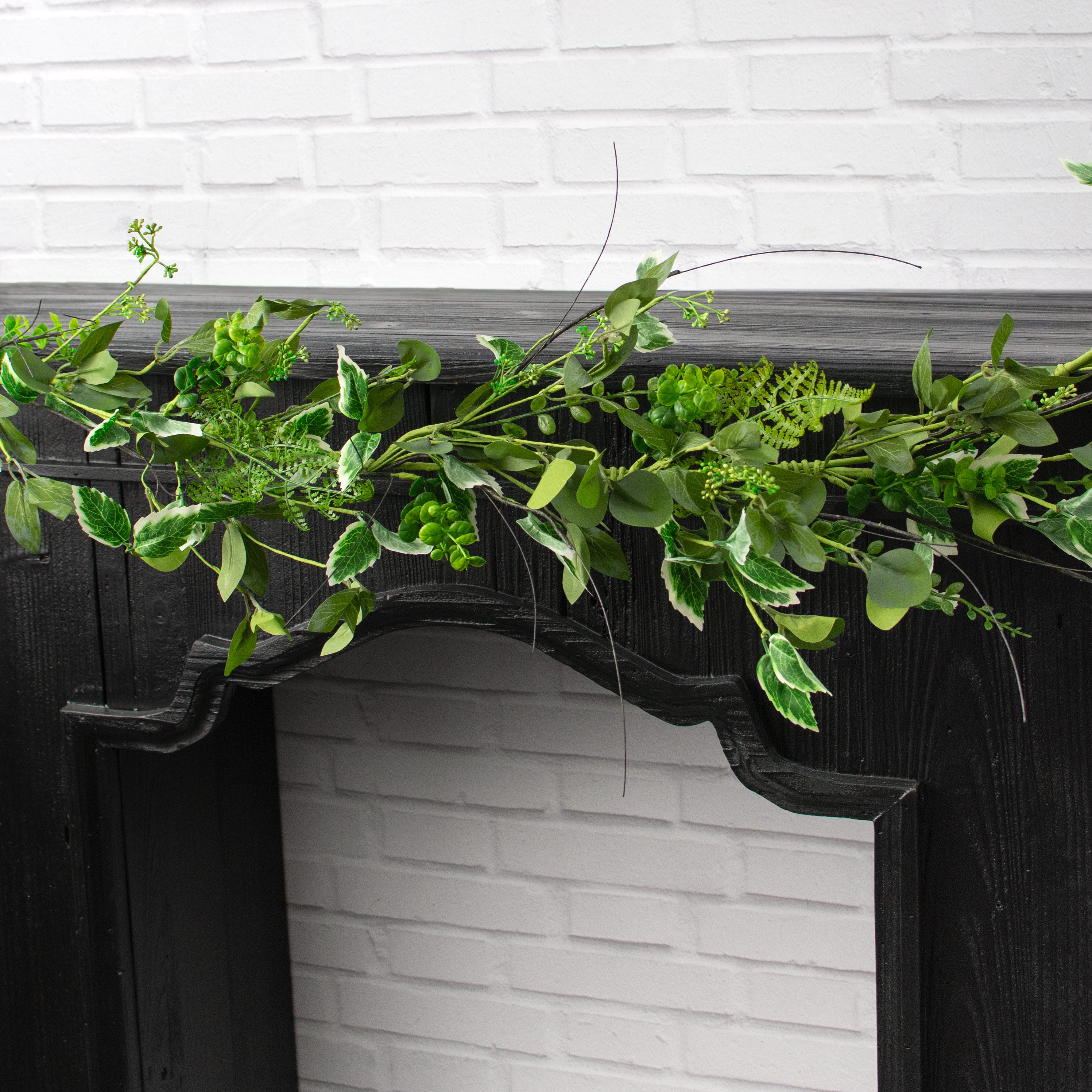 5' Leaves & Fern Garland Lifestyle Photo