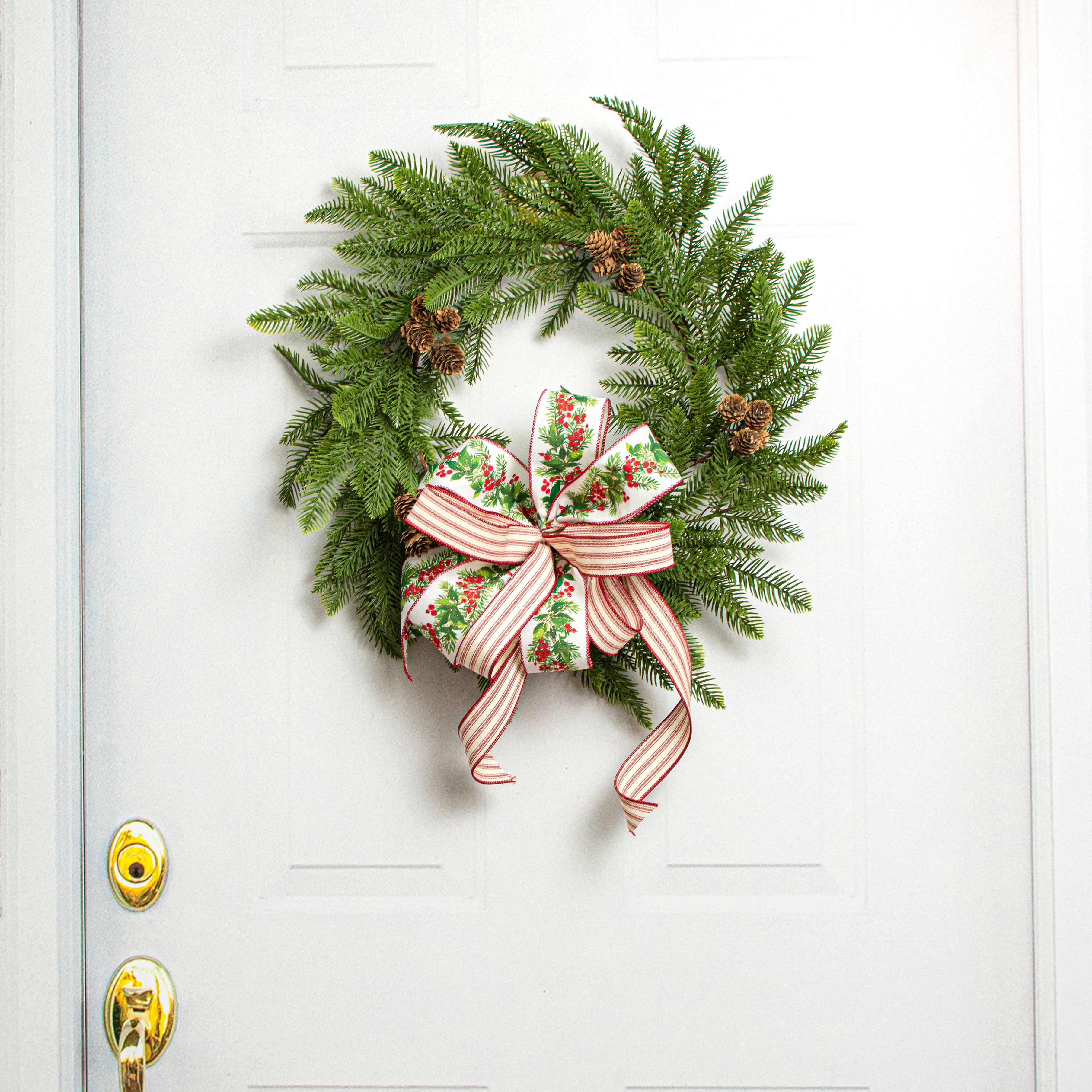 22" Pine & Pinecone Wreath