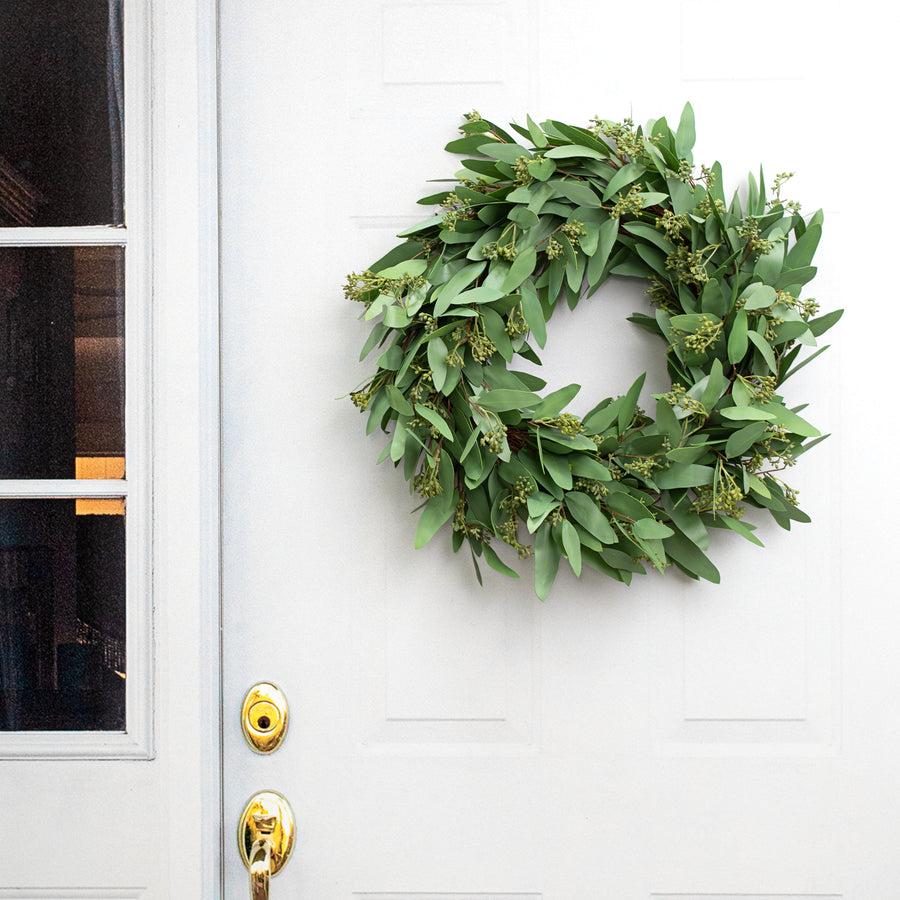 22" Long Leaf Seeded Eucalyptus Wreath Lifestyle Photo