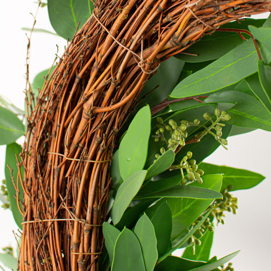 22" Long Leaf Seeded Eucalyptus Wreath detail photo 4