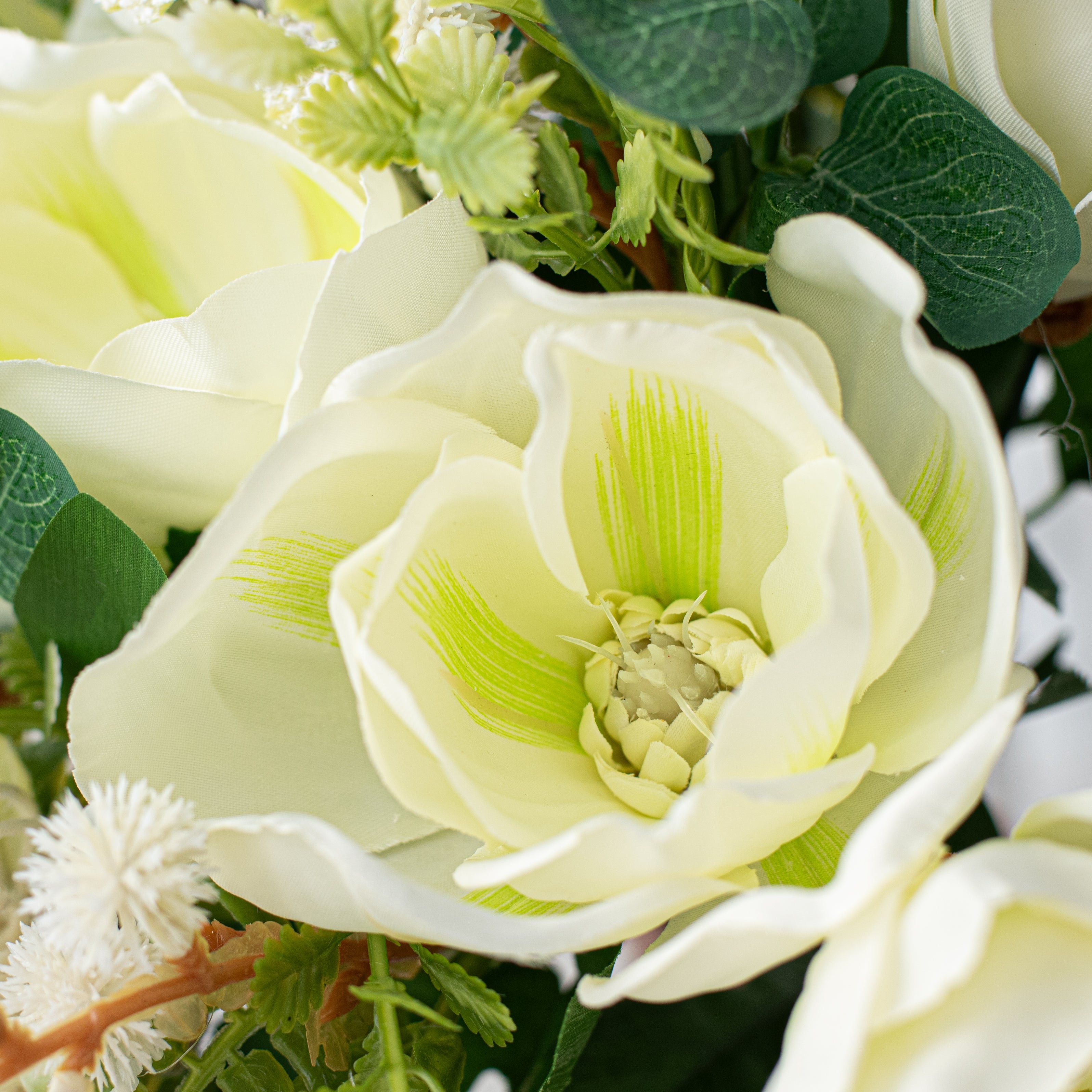 17" Magnolia & Protea Bush: Cream White detail photo 4