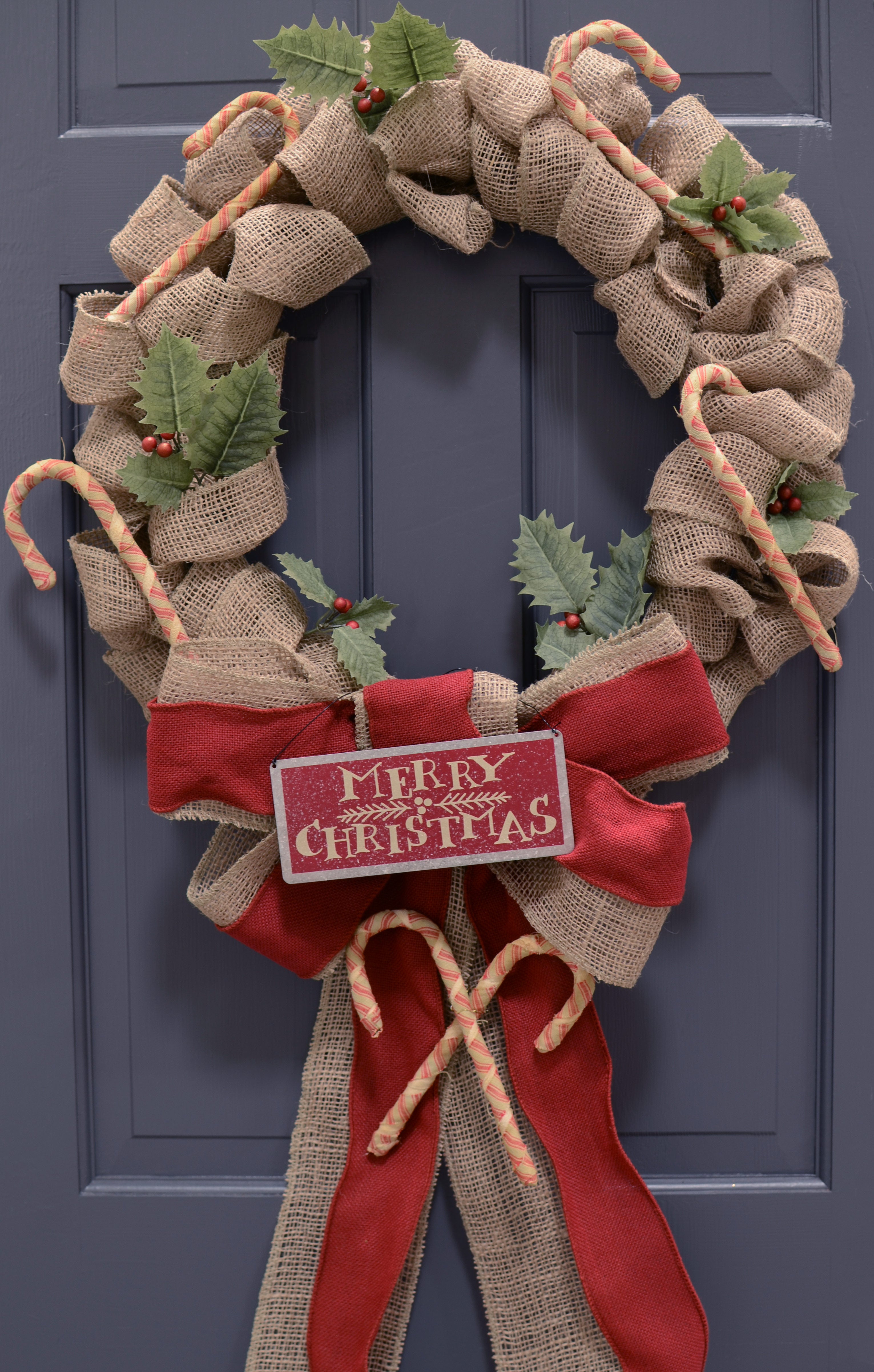Merry Christmas Metal Hanging Sign (7" by 3") detail photo 3