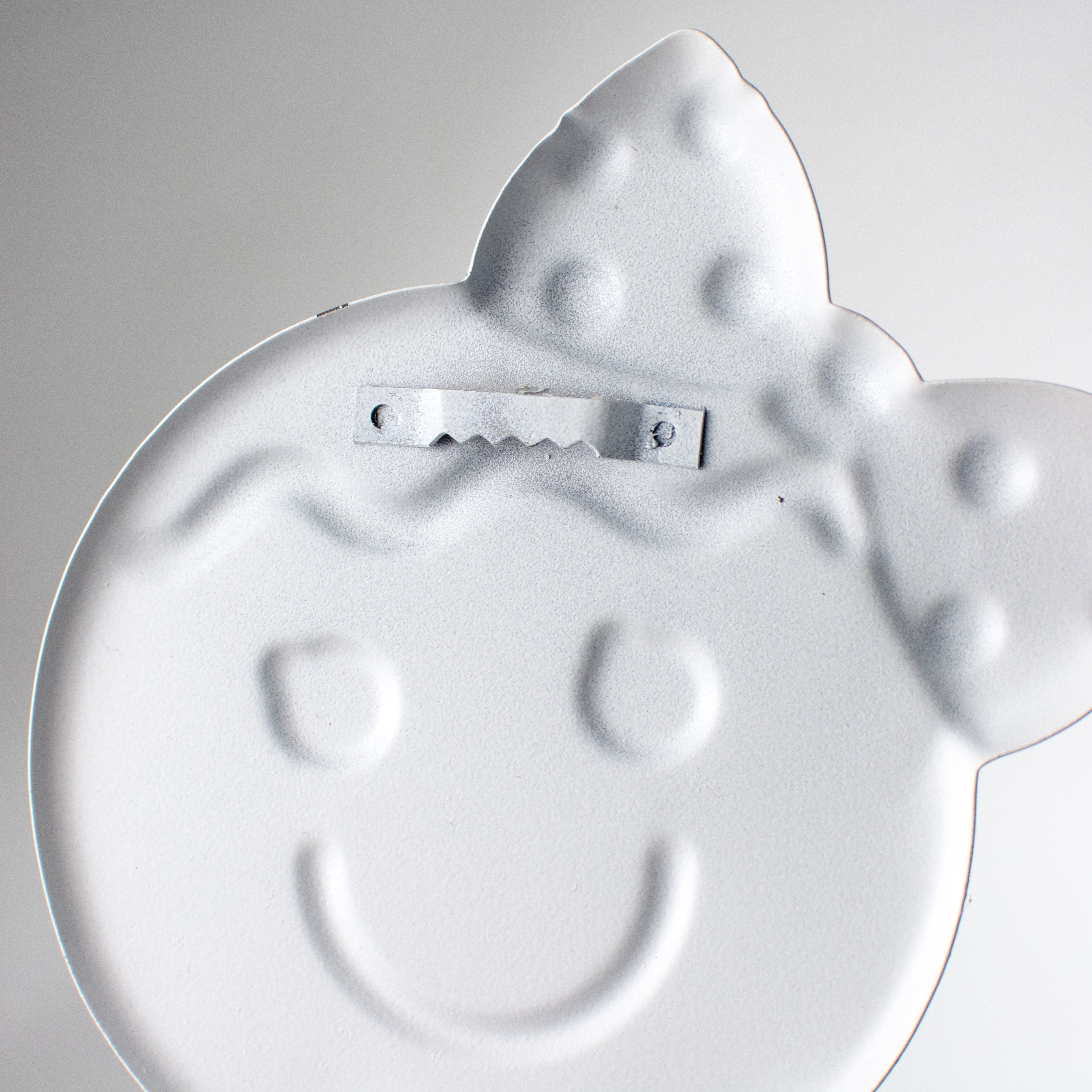 13" Metal Embossed Decoration: Gingerbread Girl detail photo 4
