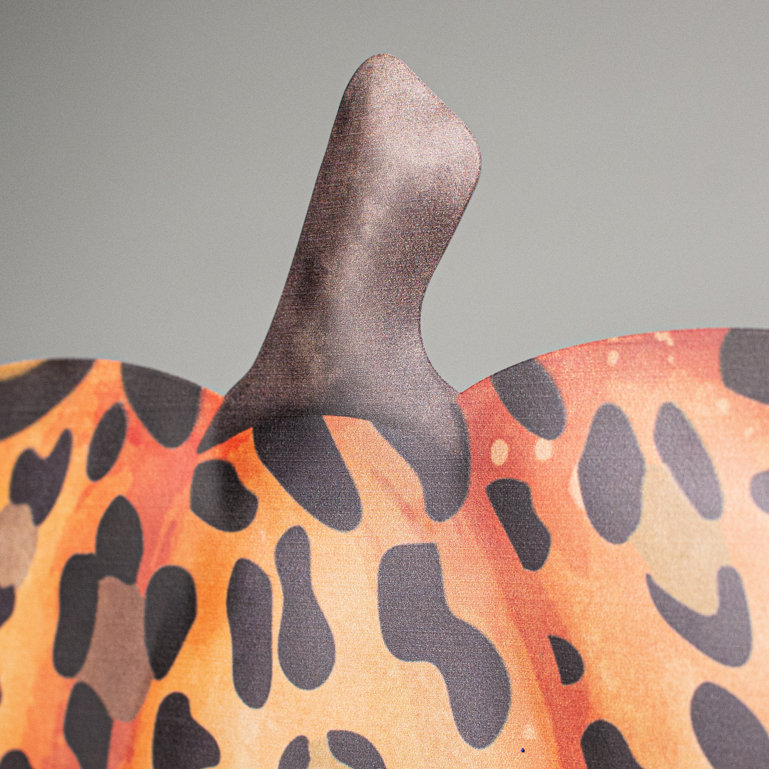 12" Metal Embossed Hanger: Orange Leopard Spot Pumpkin detail photo 3