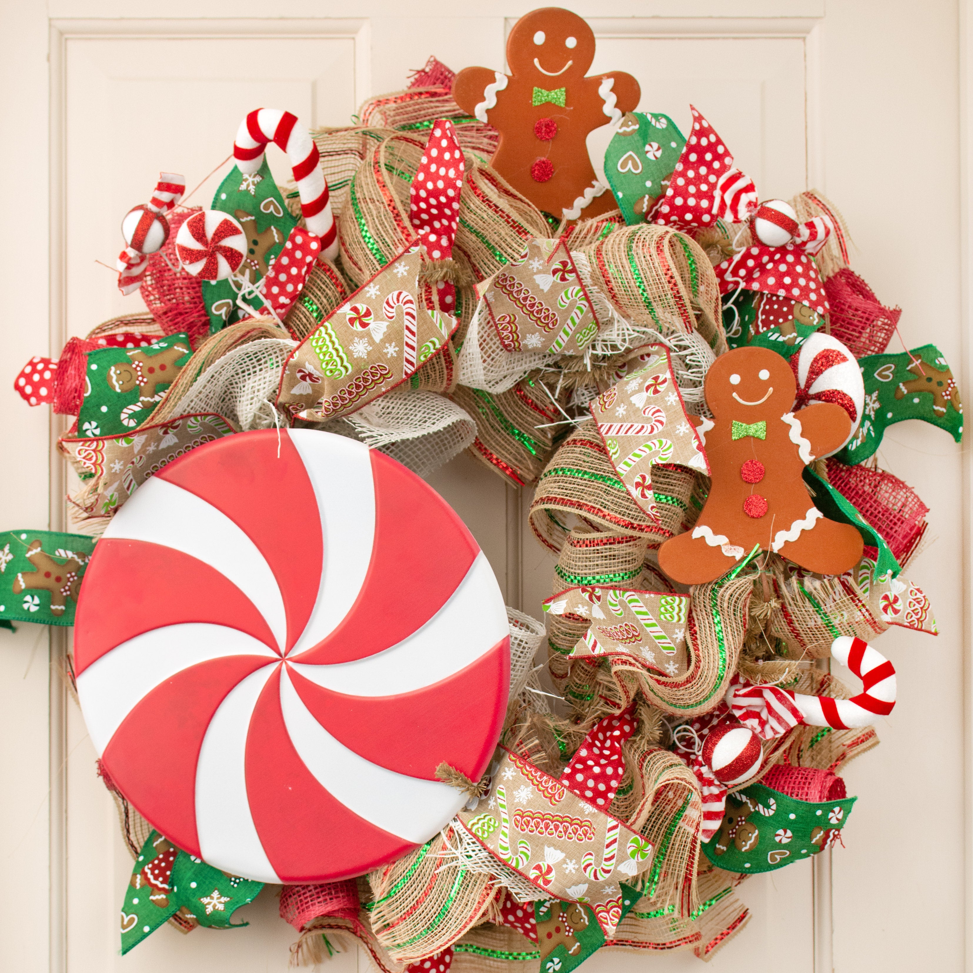12" Metal Embossed Hanger: Peppermint Lifestyle Photo