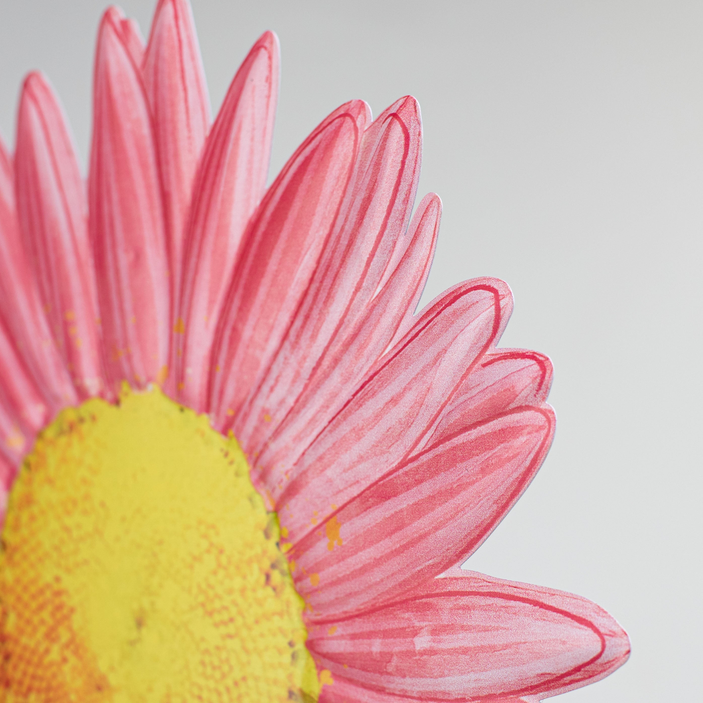 12" Metal Embossed Hanger: Pink Daisy detail photo 3