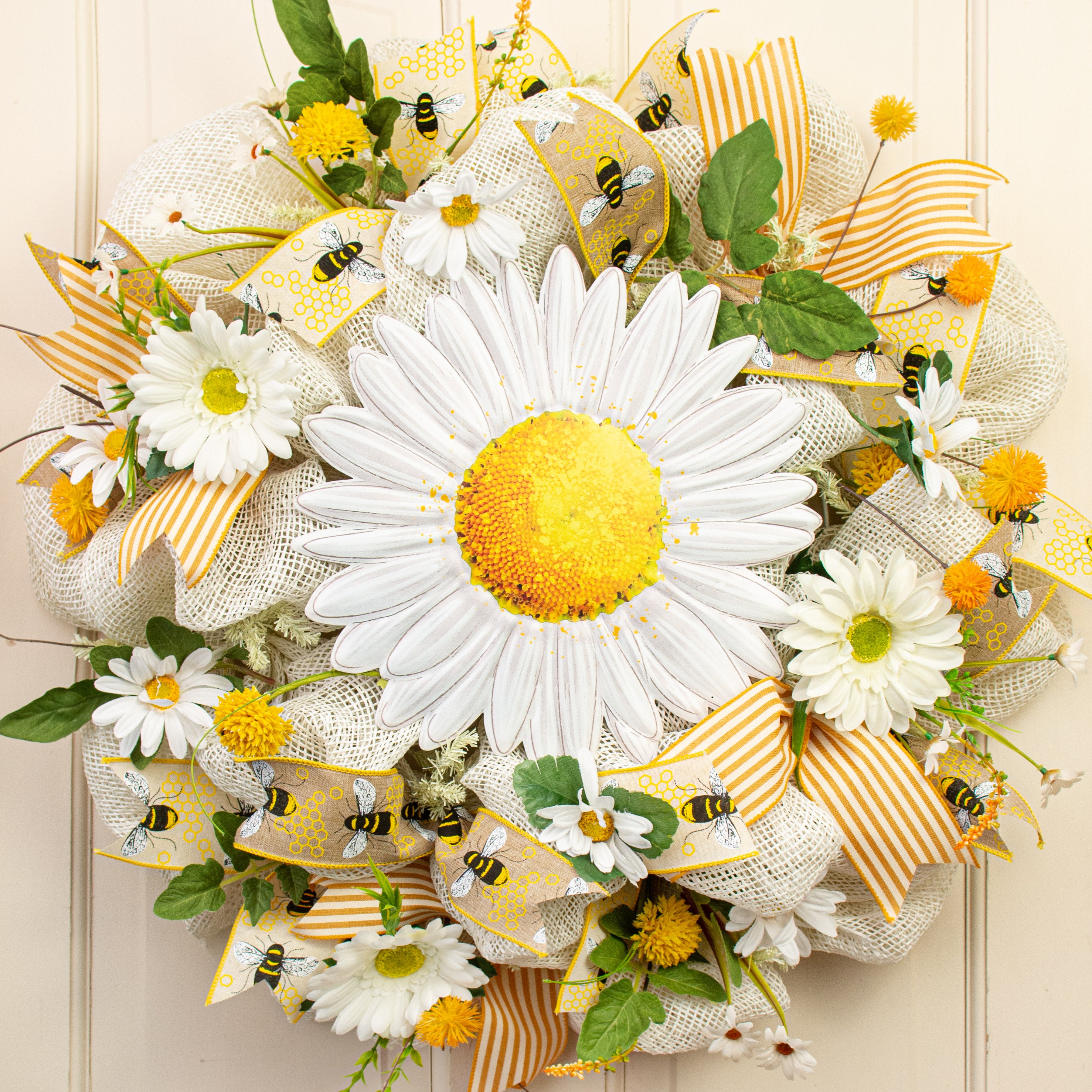 12" Metal Embossed Hanger: White Daisy Lifestyle Photo