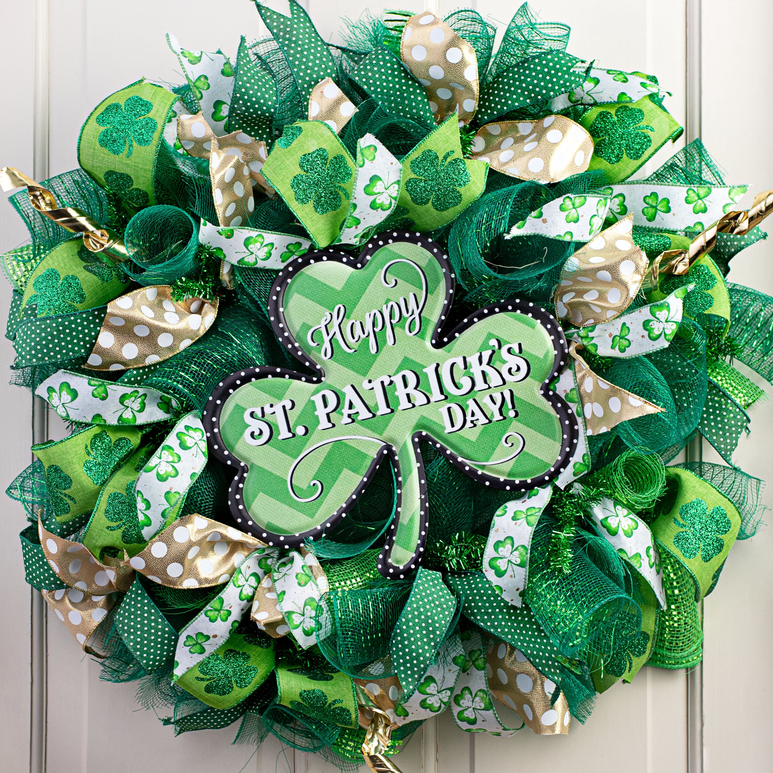 11.5" Metal Embossed Sign: Zig Zag Clover Lifestyle Photo
