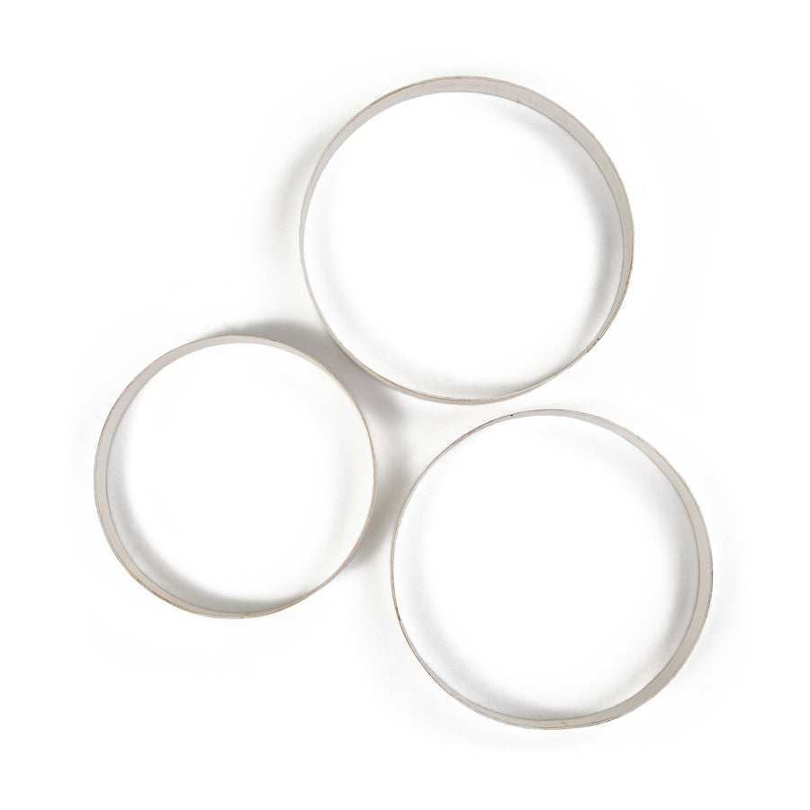9.75-12" Metal Wreath Ring: Antique White (Set of 3) detail photo 4