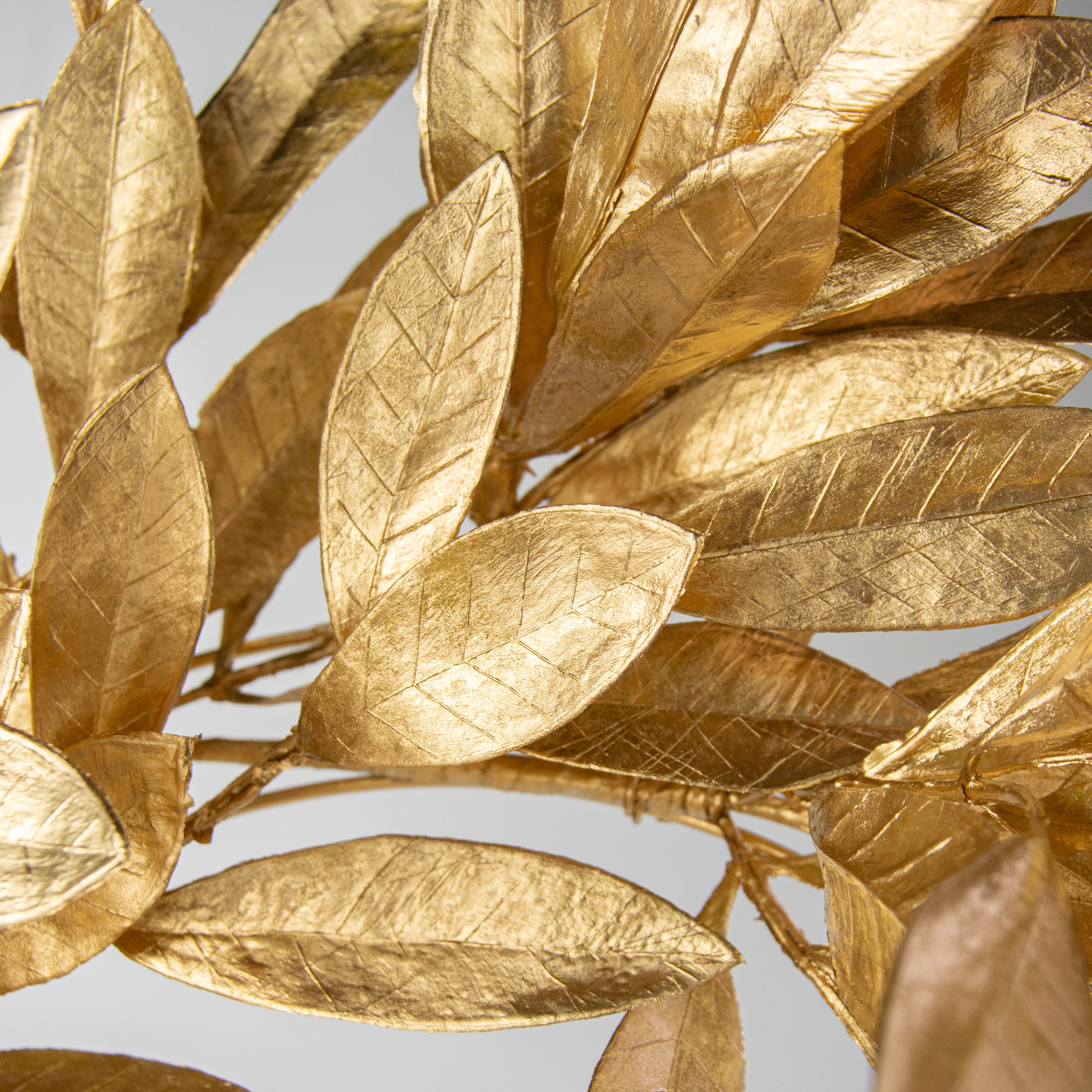 24" Metallic Bay Leaf Wreath: Gold detail photo 3