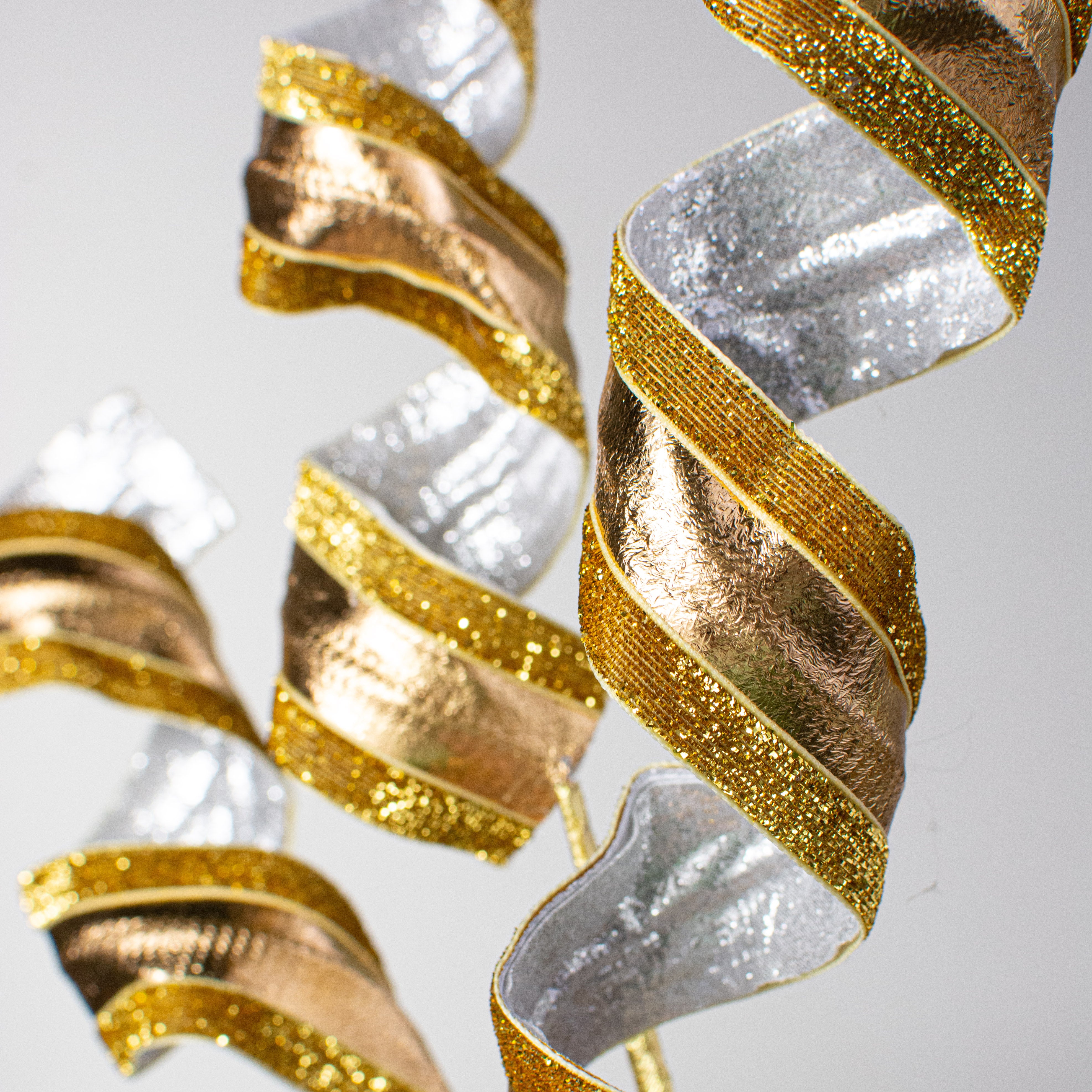 30" Metallic Curly Spray: Gold & Silver Lifestyle Photo