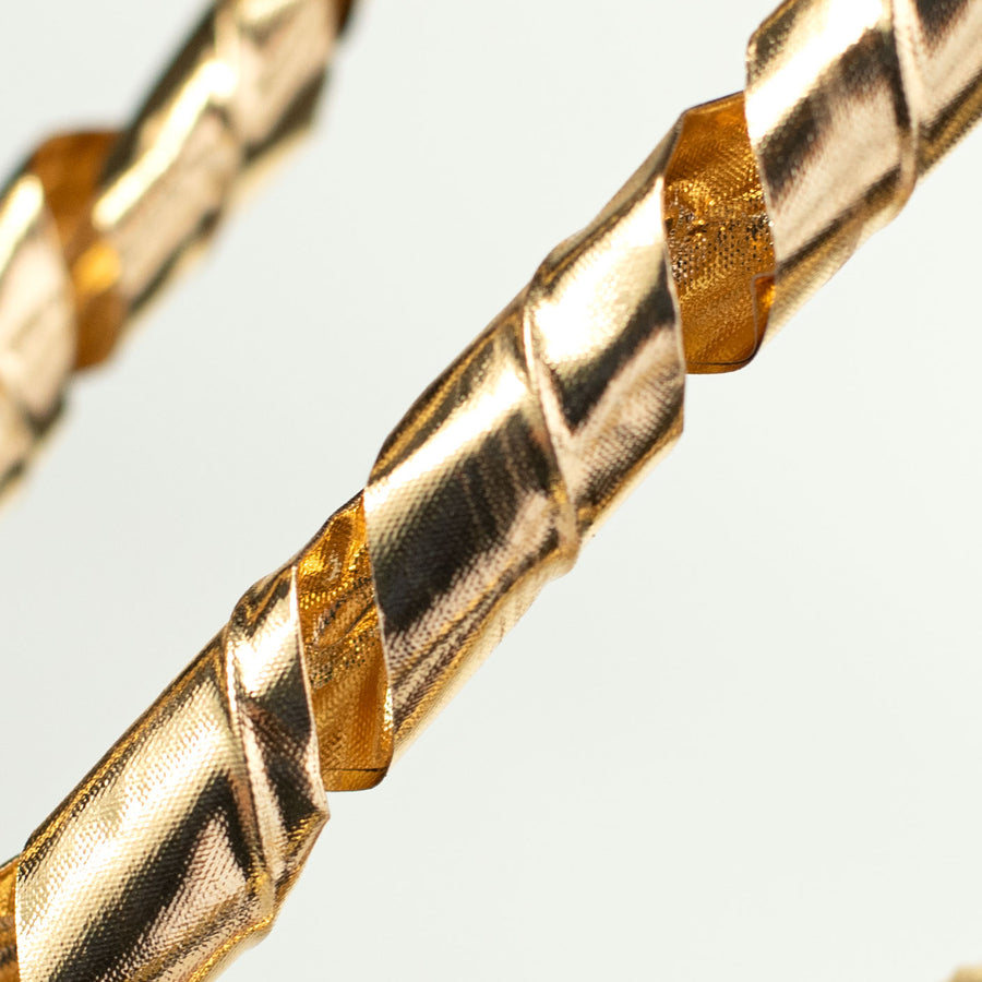 19" Metallic Twirl Spray: Gold detail photo 4