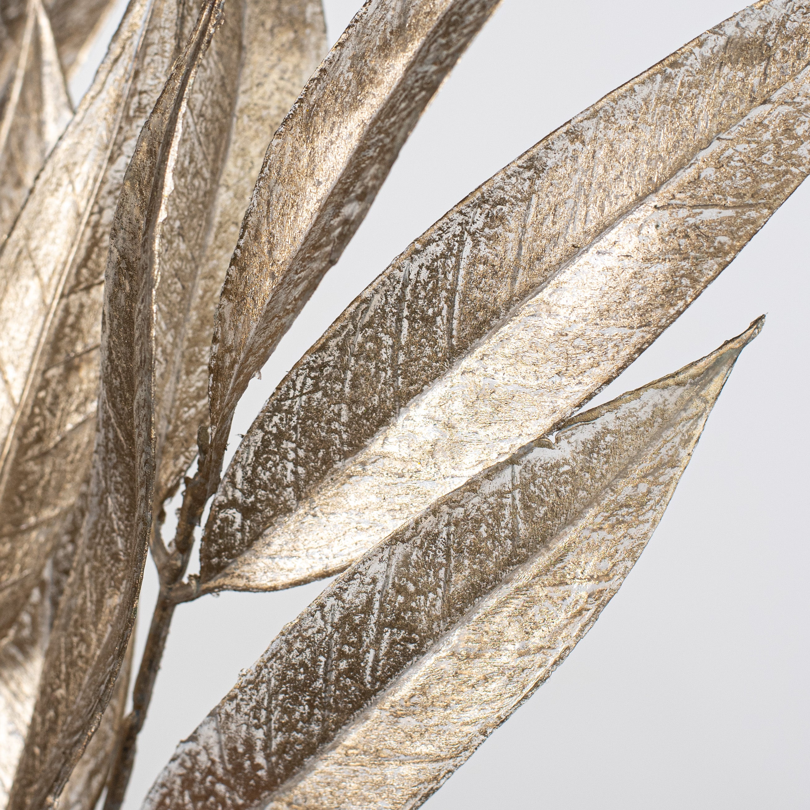 23" Metallic White Willow Leaf Spray: Champagne detail photo 4