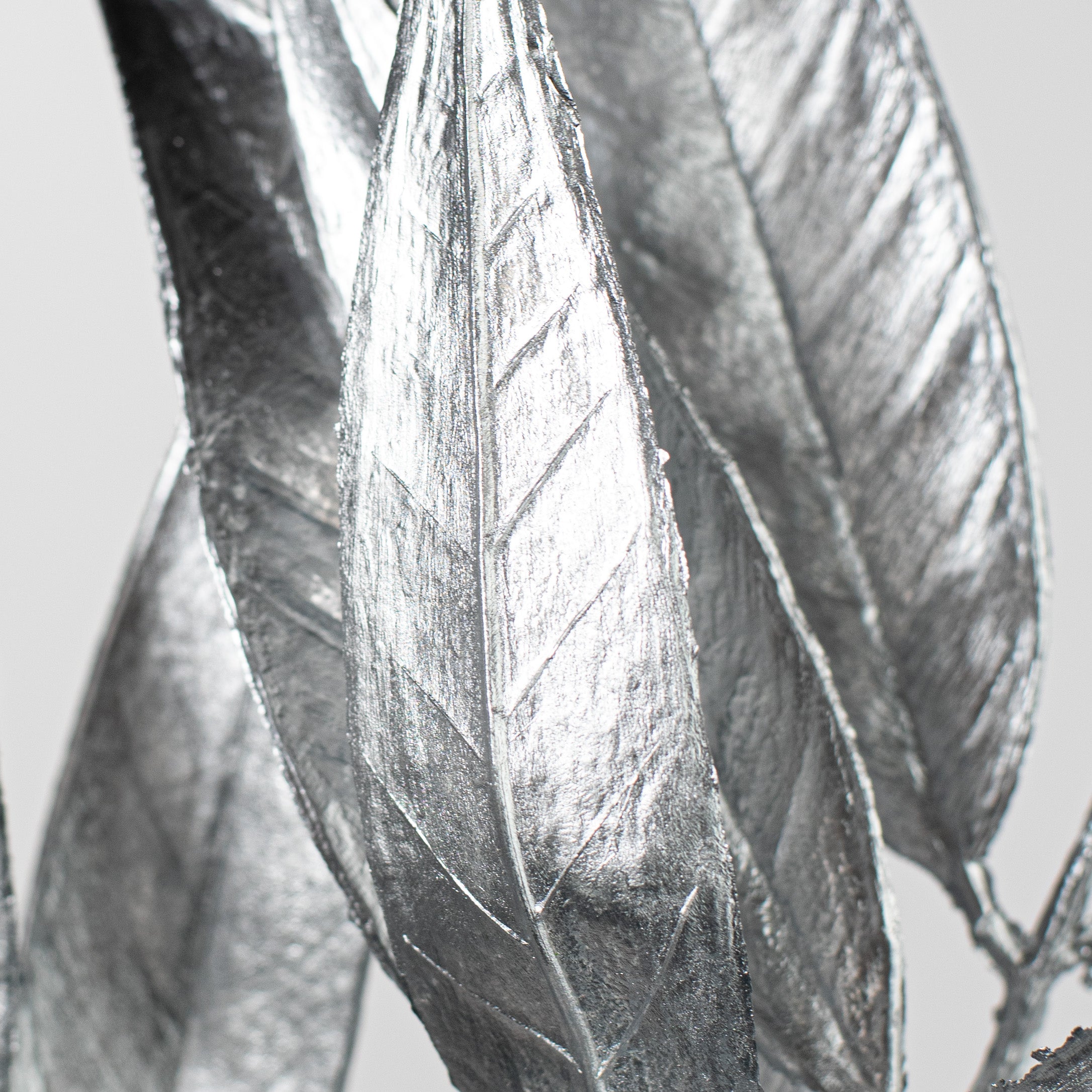 23" Metallic White Willow Leaf Spray: Silver detail photo 4