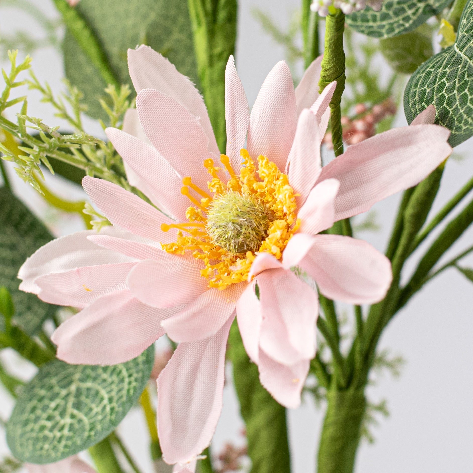 27" Mixed Daisy Spray: Pink Lifestyle Photo
