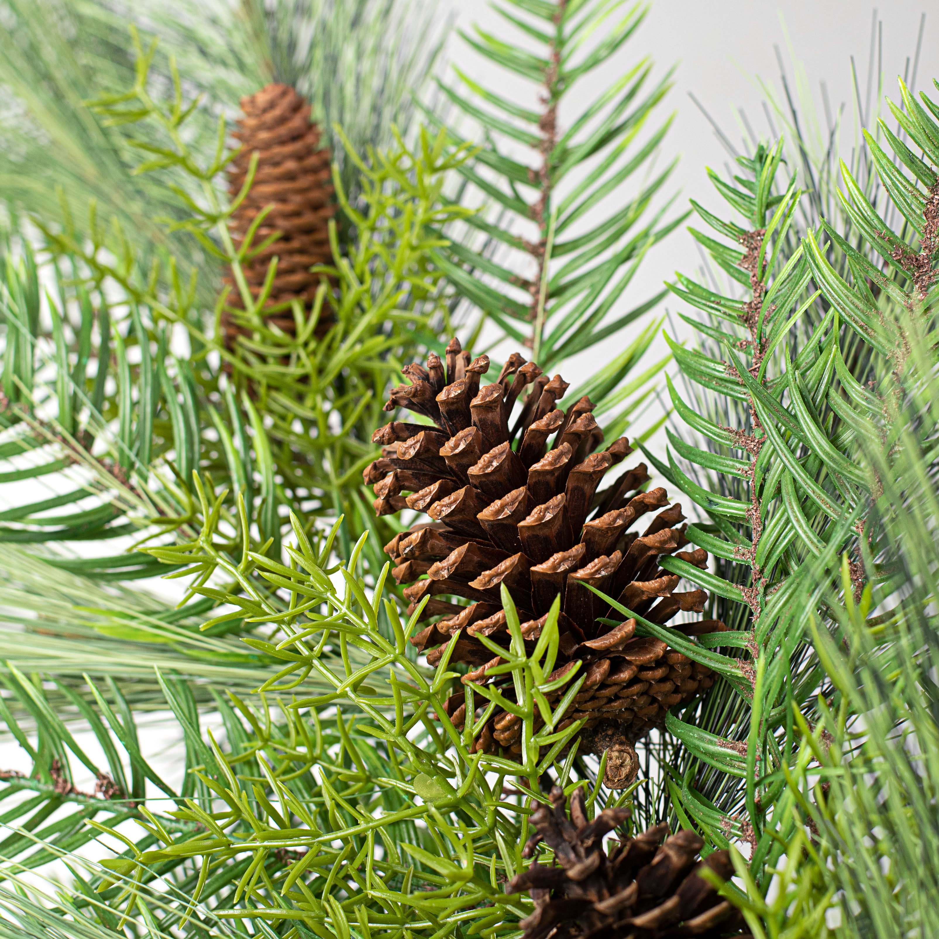 32" Mixed Pine Teardrop detail photo 3