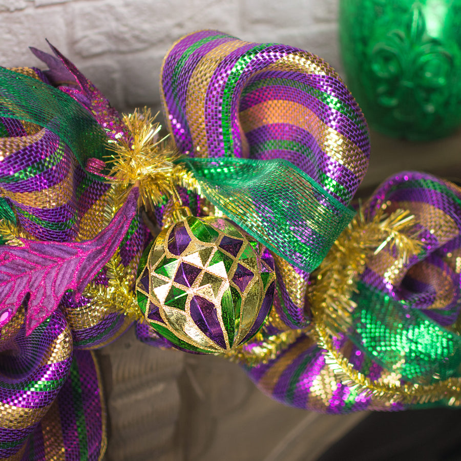 100MM Antique Stripe Diamond Ball: Mardi Gras Lifestyle Photo