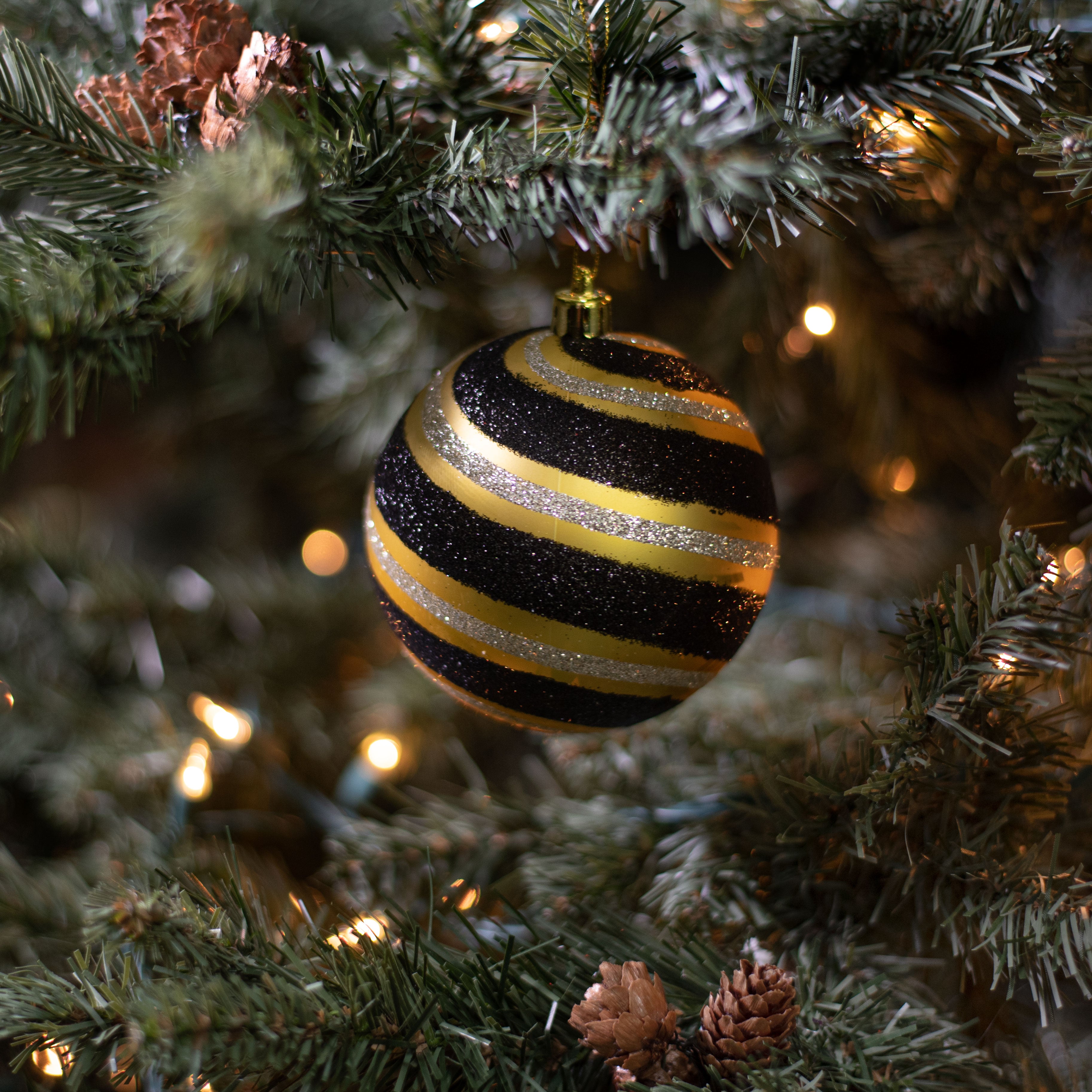 100MM Diagonal Glitter Stripe Ball Ornament: Gold, Black, Champagne Lifestyle Photo
