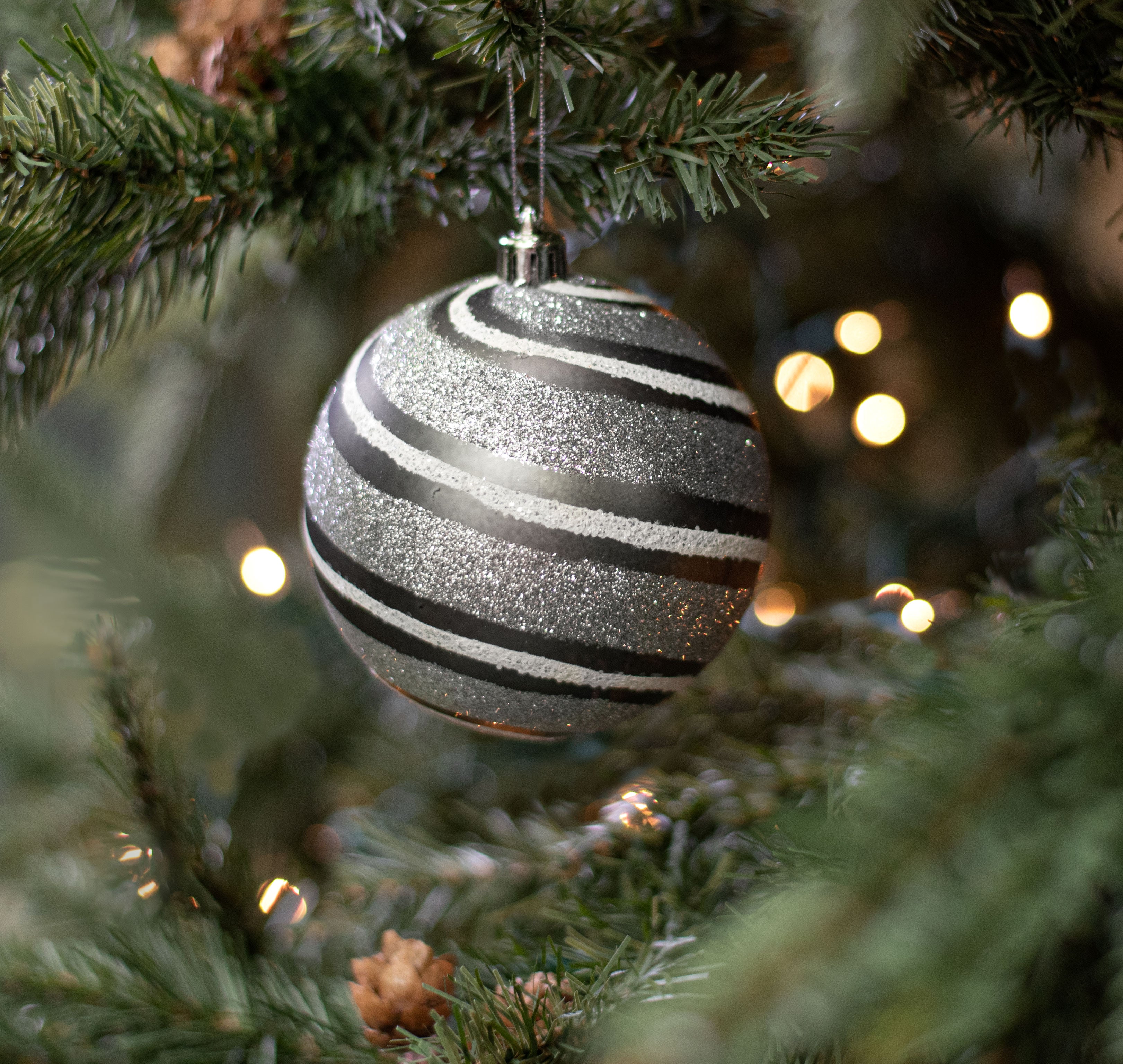 100MM Diagonal Glitter Stripe Ball Ornament: Pewter, Silver, White Lifestyle Photo