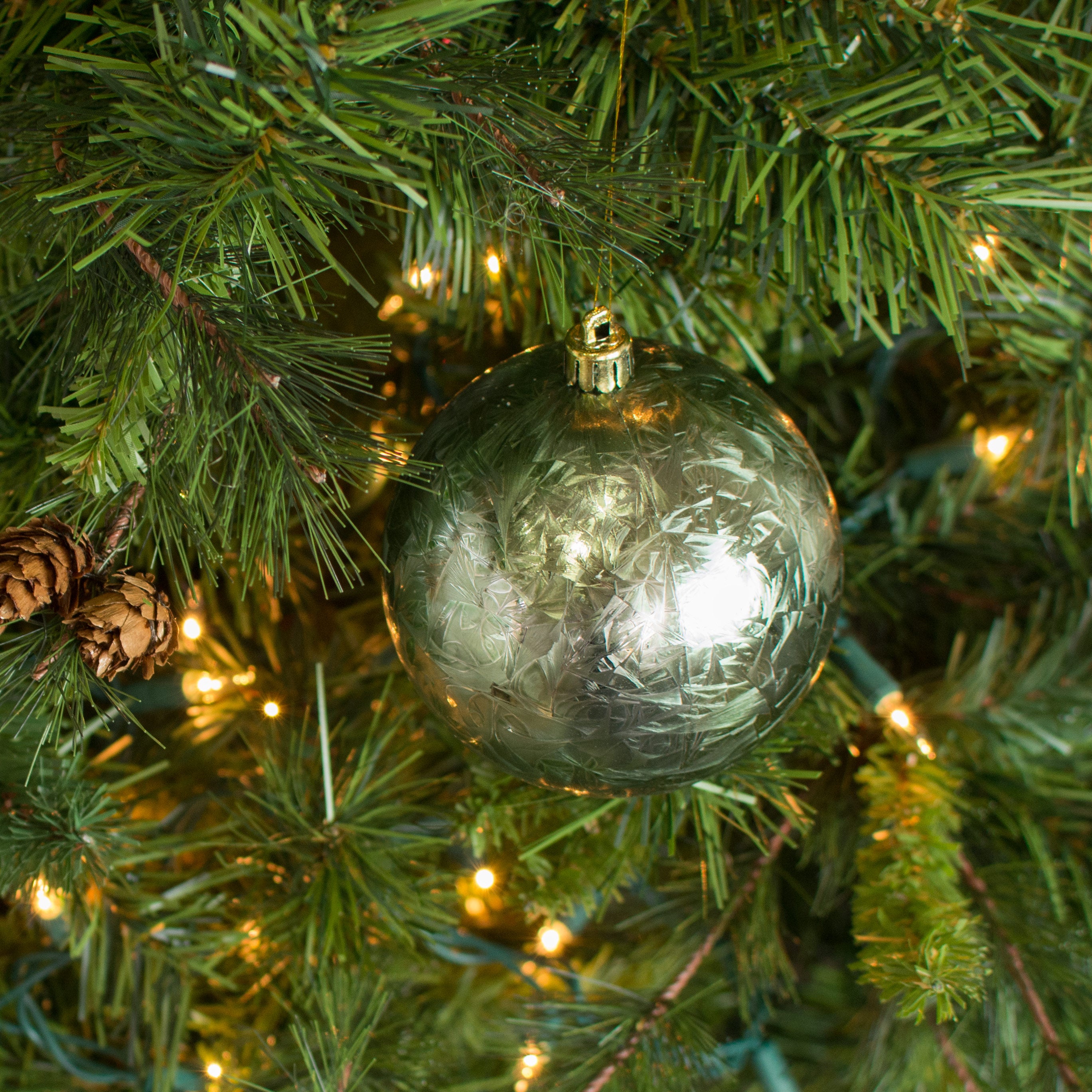 100MM Feather Smooth Ball Ornament: Mint Lifestyle Photo