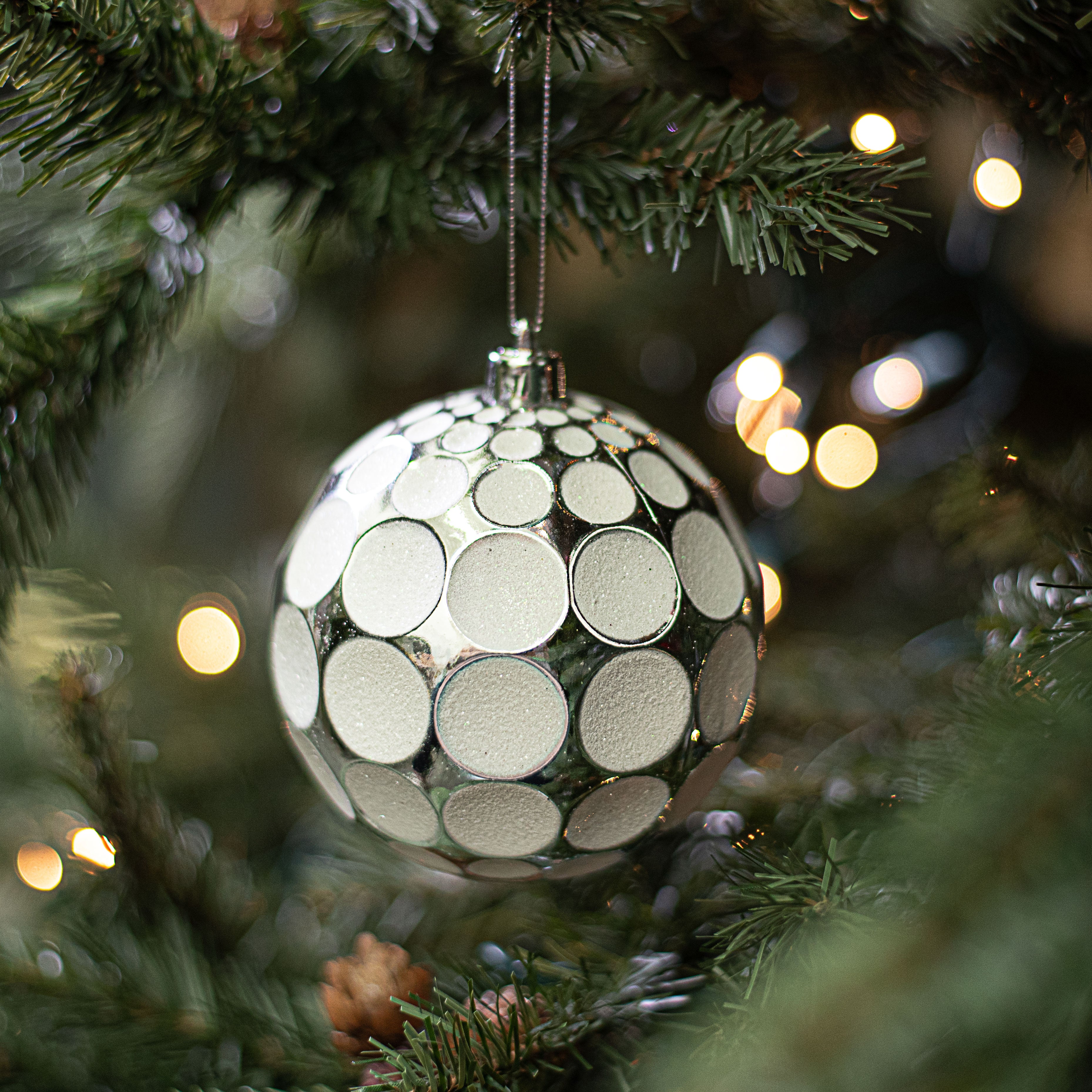 100MM Indent Dot Ball Ornament: Shiny Silver & White Lifestyle Photo