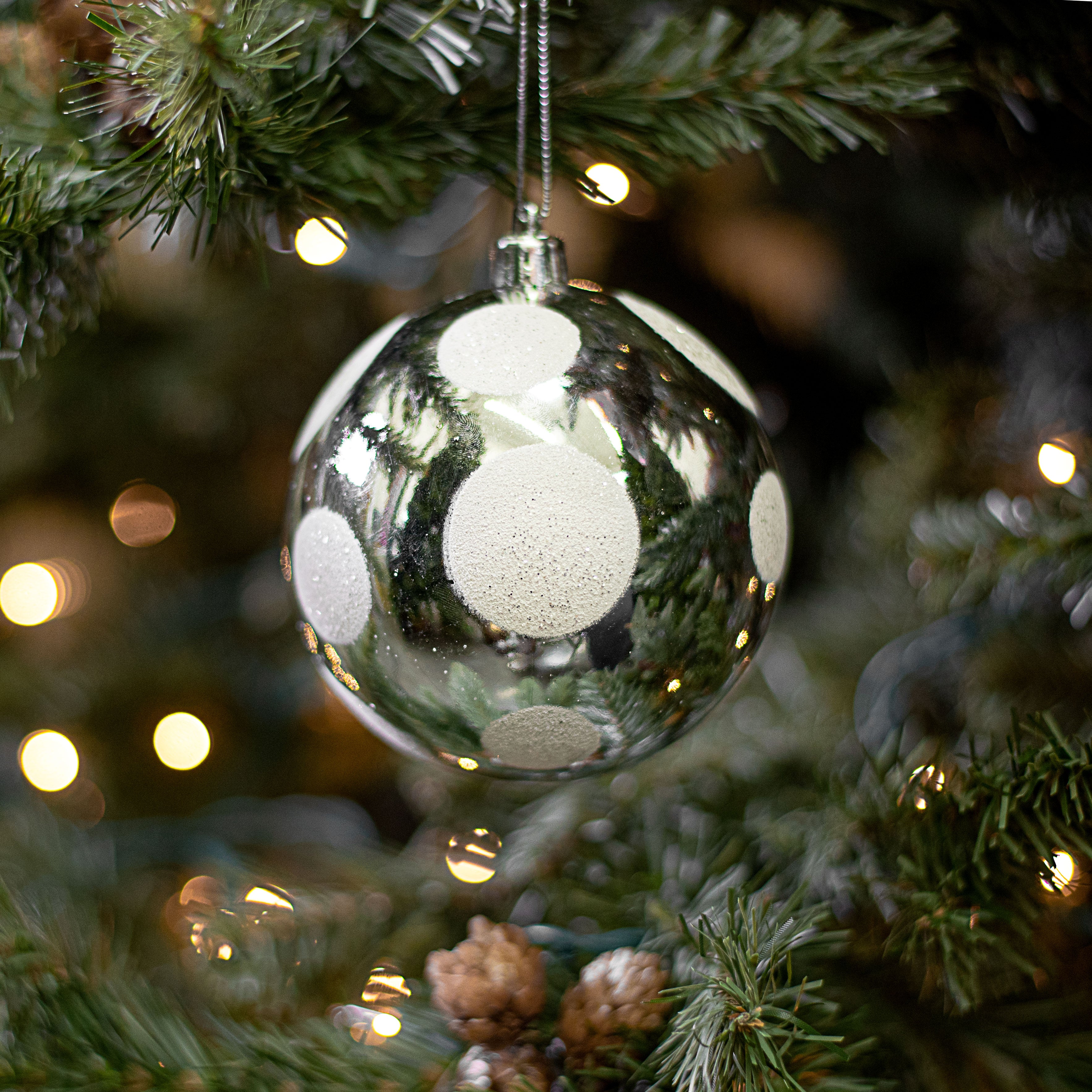 100MM Polka Dot Ball Ornament: Silver & White Lifestyle Photo