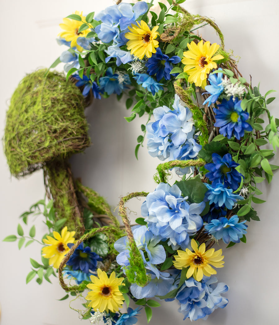 79" Moss Vine Garland Streamer Lifestyle Photo