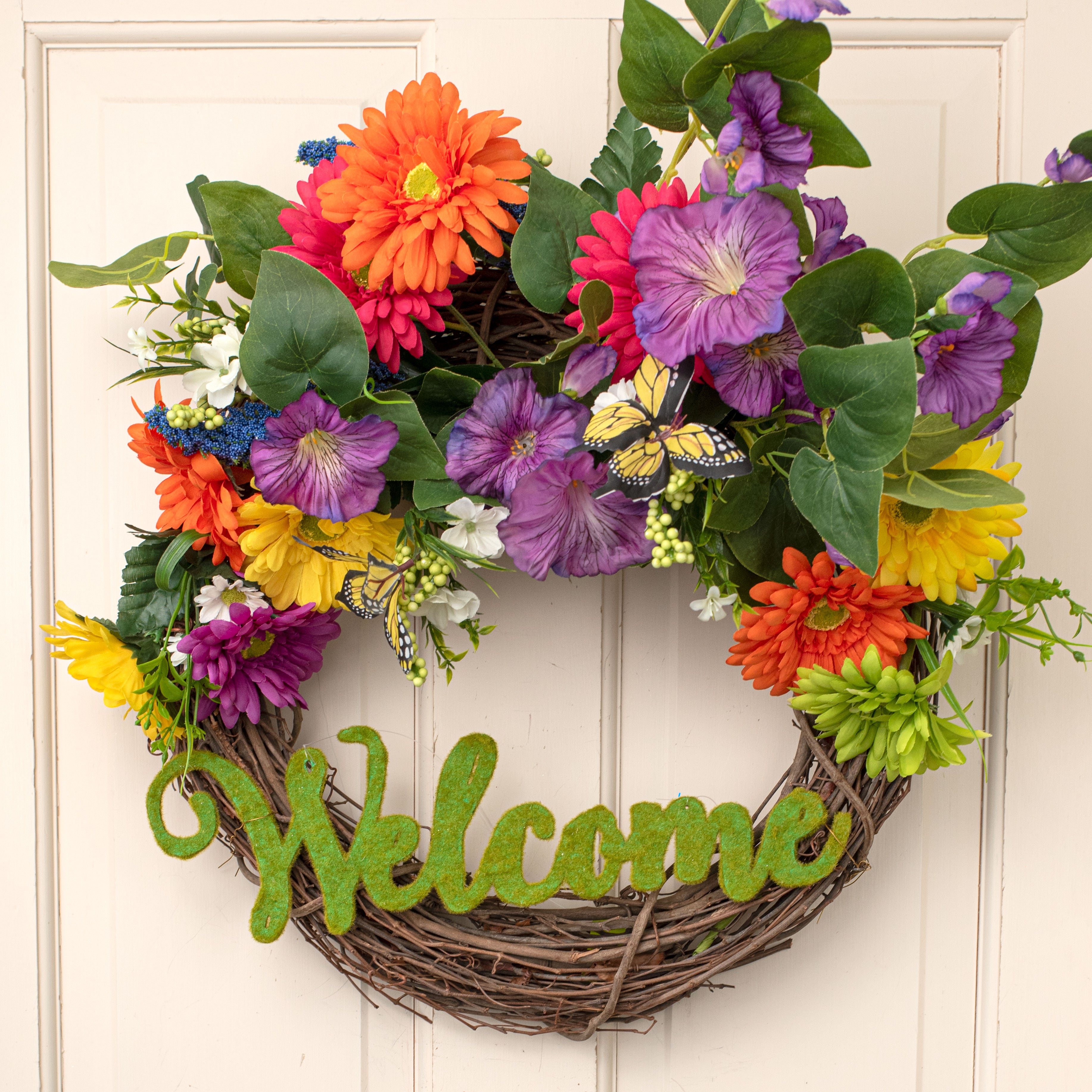 15" Moss Welcome Sign Lifestyle Photo